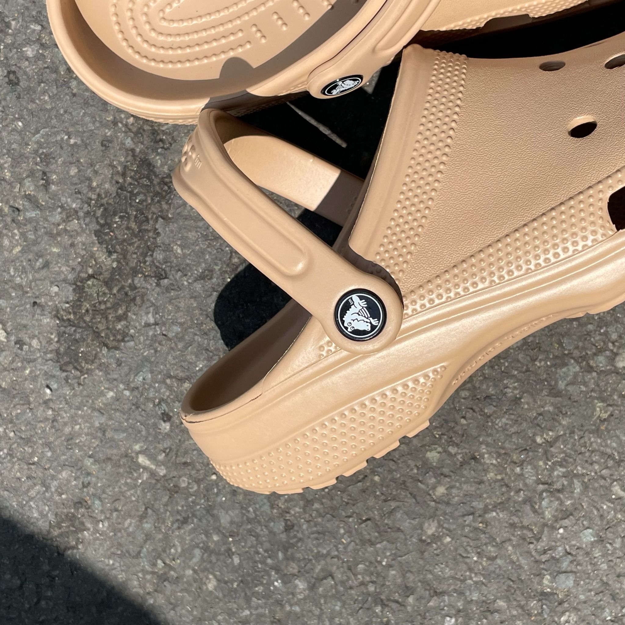 2476 - HÀNG CHÍNH HÃNG - GIÀY CLOG UNISEX CROCS BAYA - MÀU NÂU