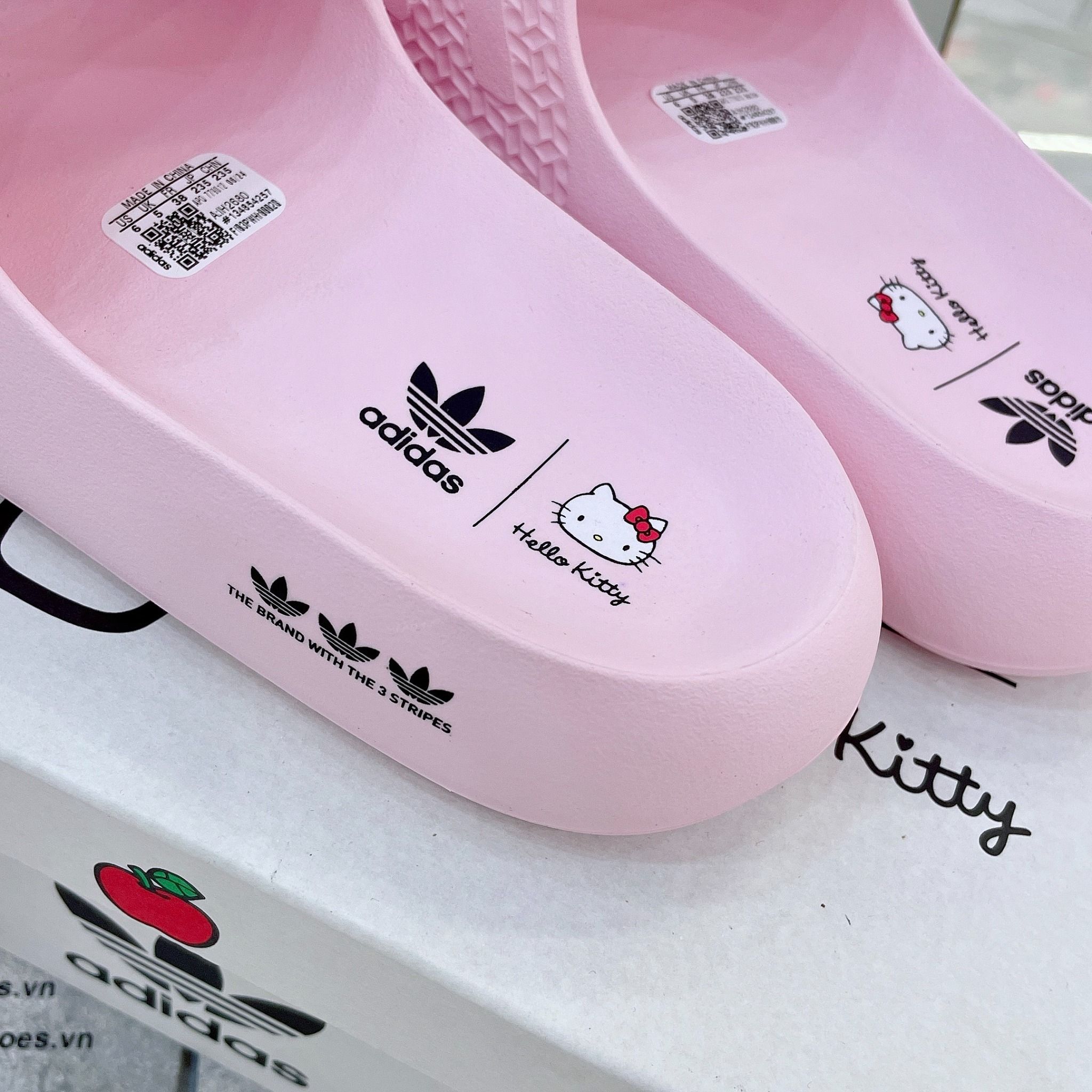 2477 - HÀNG CHÍNH HÃNG - DÉP ADIDAS ADILETTE AYOON BLISS - HỒNG x HELLO KITTY