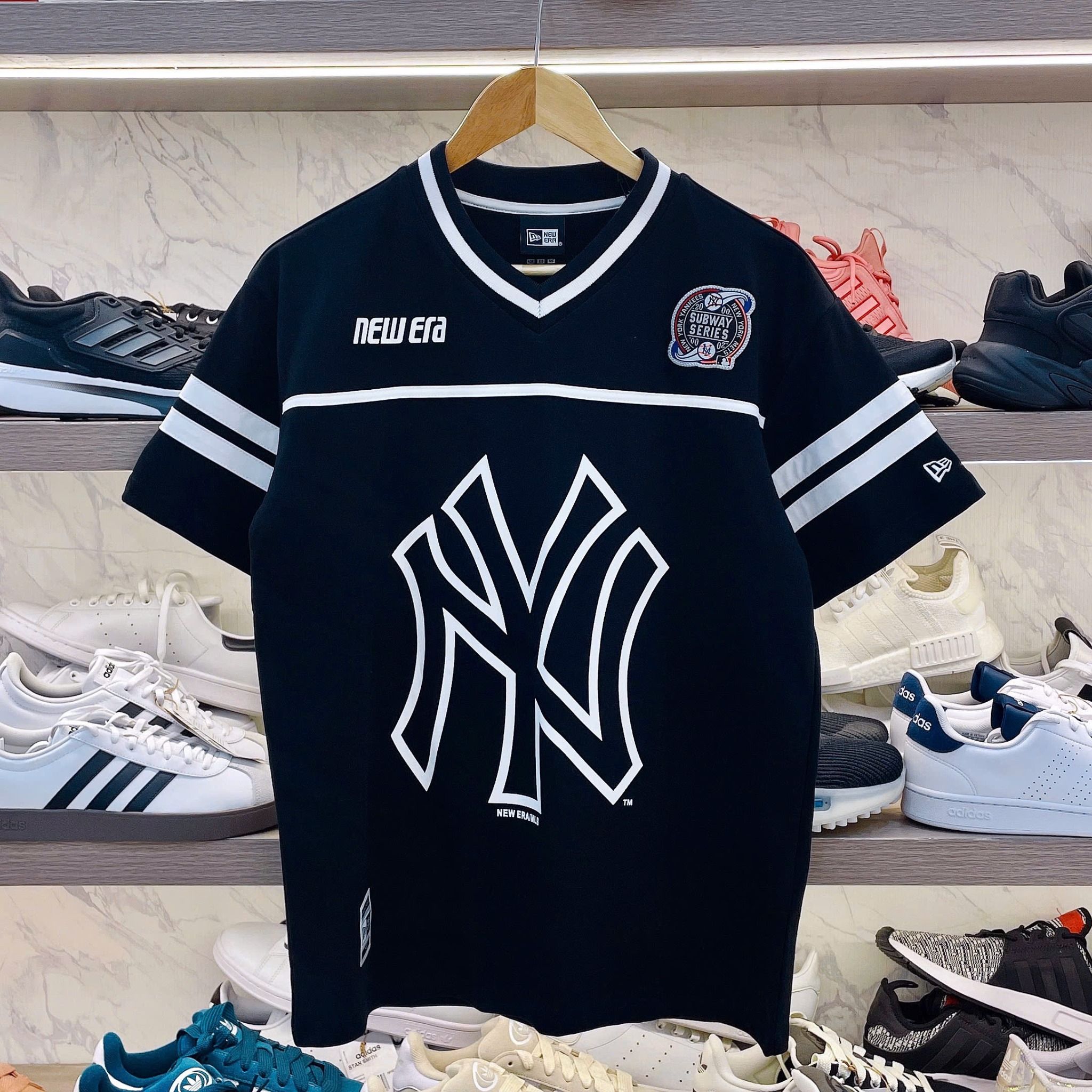 2500 - HÀNG CHÍNH HÃNG - ÁO THUN NEW ERA - SUBWAY SERIES - NY VIỀN TRẮNG - ĐEN CODE: 13505021