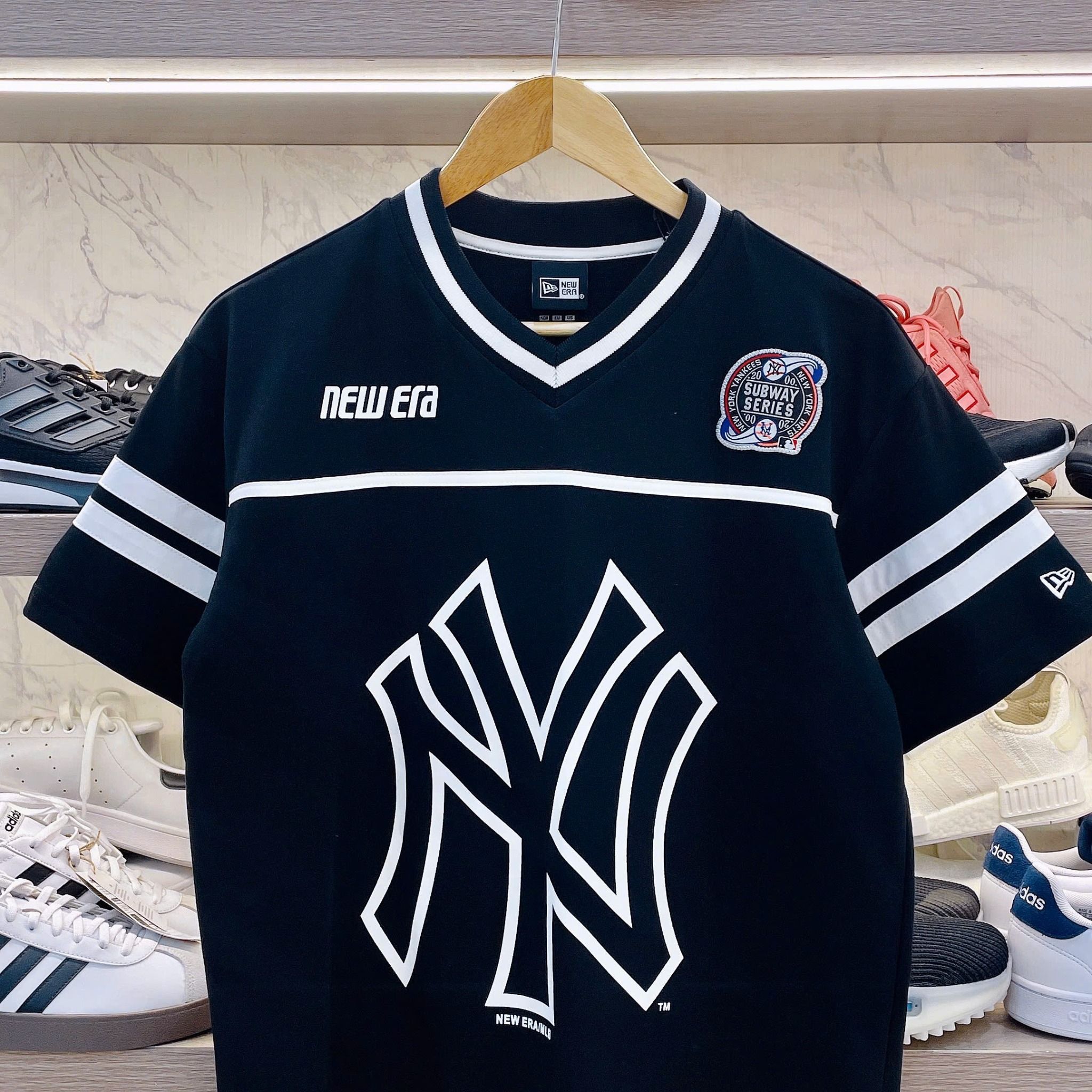 2500 - HÀNG CHÍNH HÃNG - ÁO THUN NEW ERA - SUBWAY SERIES - NY VIỀN TRẮNG - ĐEN CODE: 13505021