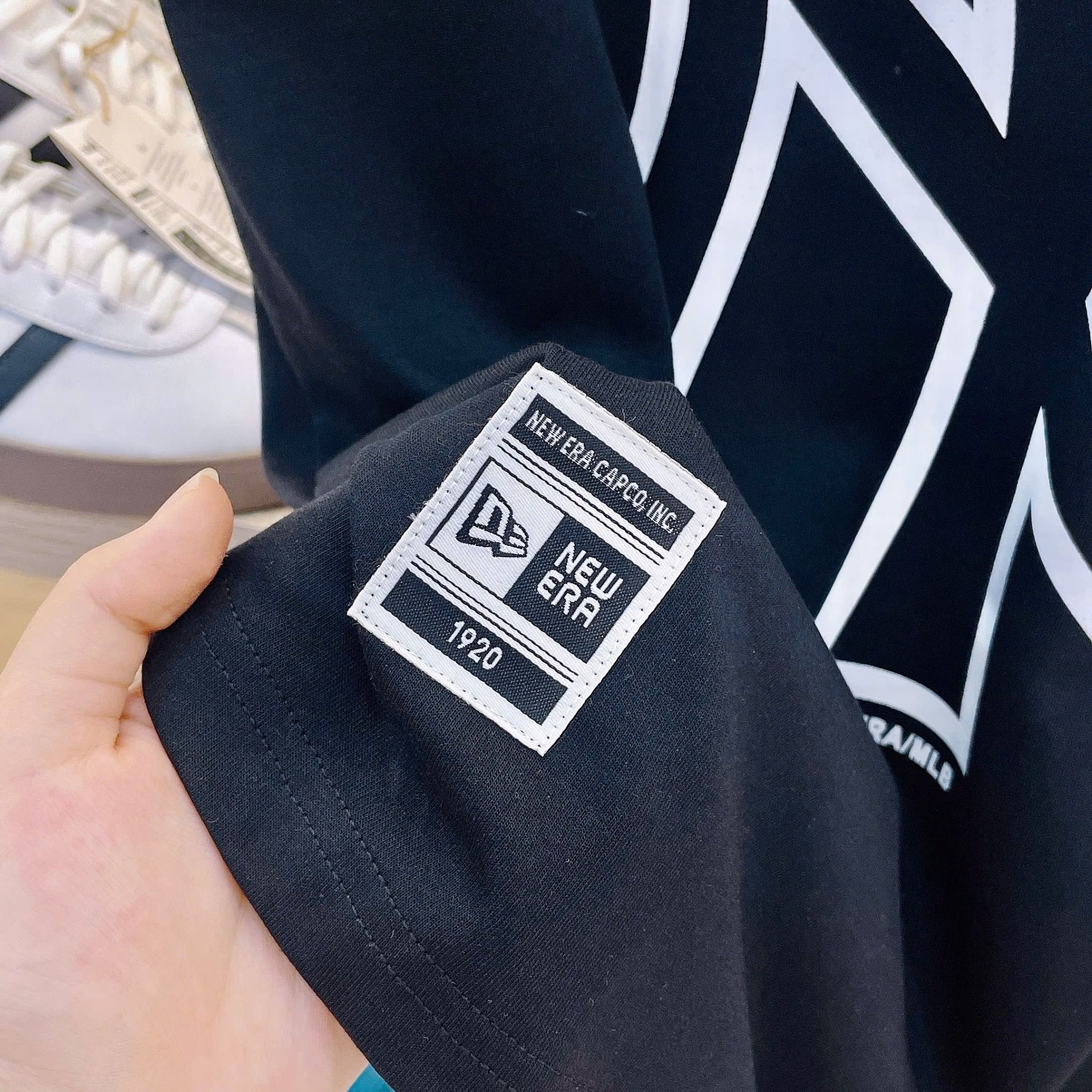 2500 - HÀNG CHÍNH HÃNG - ÁO THUN NEW ERA - SUBWAY SERIES - NY VIỀN TRẮNG - ĐEN CODE: 13505021