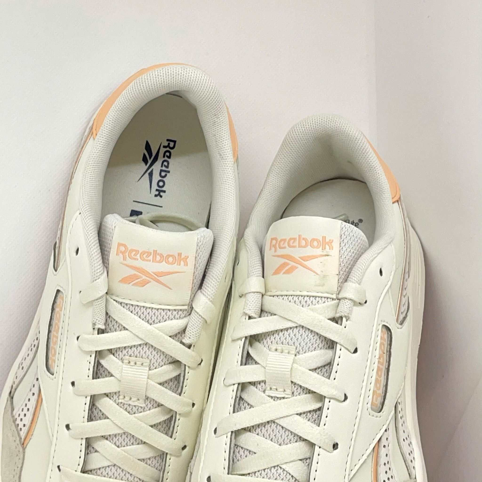 2533 - HÀNG CHÍNH HÃNG - GIÀY REEBOK - ĐẾ BẰNG - KEM GÓT CAM (6345)