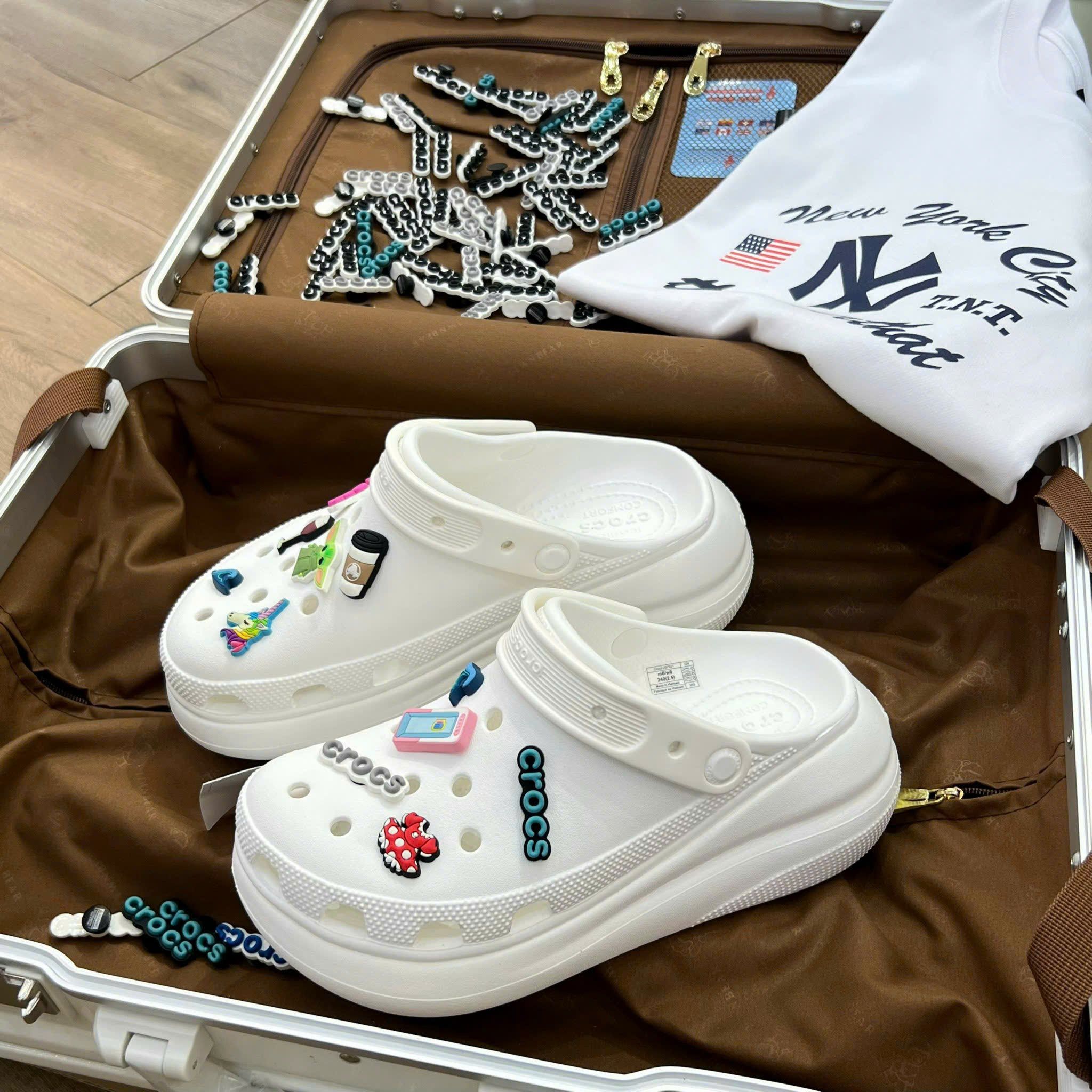 1375 - HÀNG CHÍNH HÃNG - GIÀY CLOG UNISEX CROCS CRUSH CLASSIC *ĐẾ CAO* - TRẮNG - CODE : 207521-100