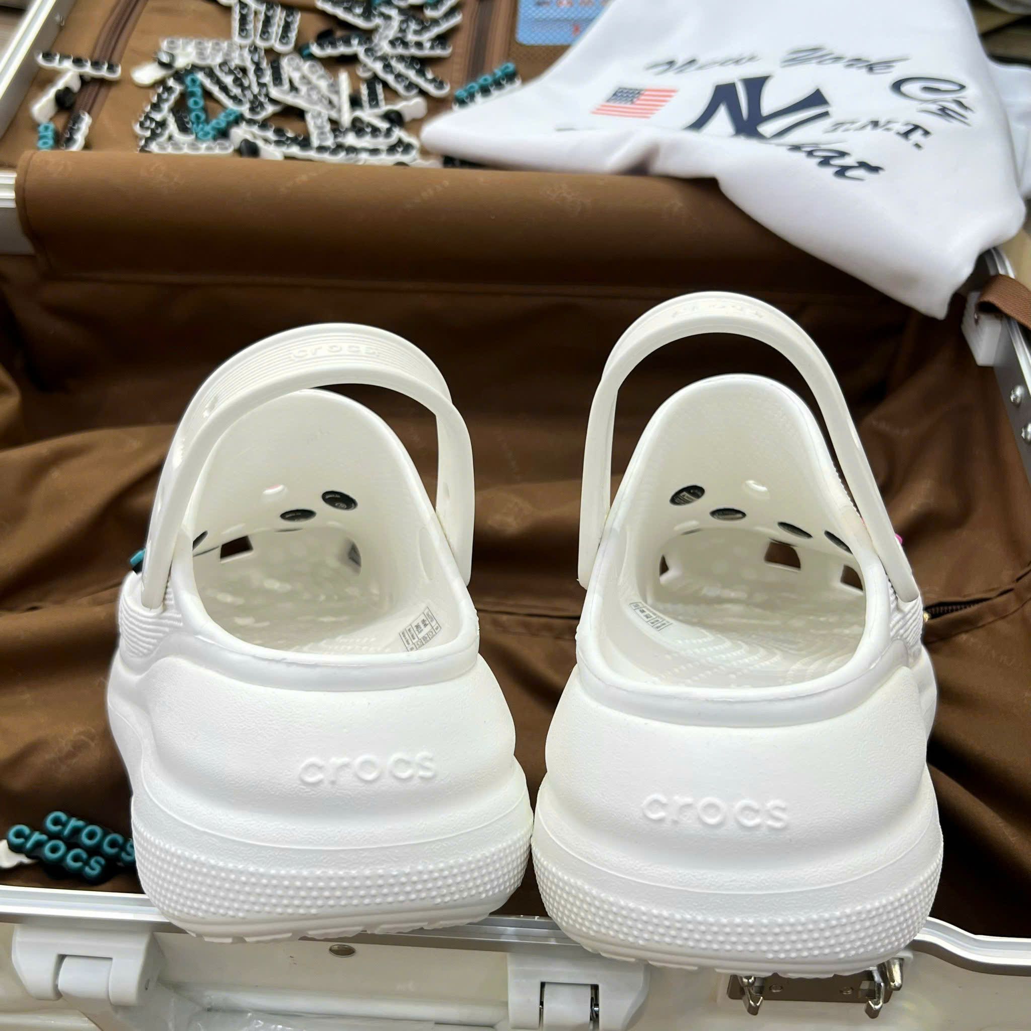1375 - HÀNG CHÍNH HÃNG - GIÀY CLOG UNISEX CROCS CRUSH CLASSIC *ĐẾ CAO* - TRẮNG - CODE : 207521-100