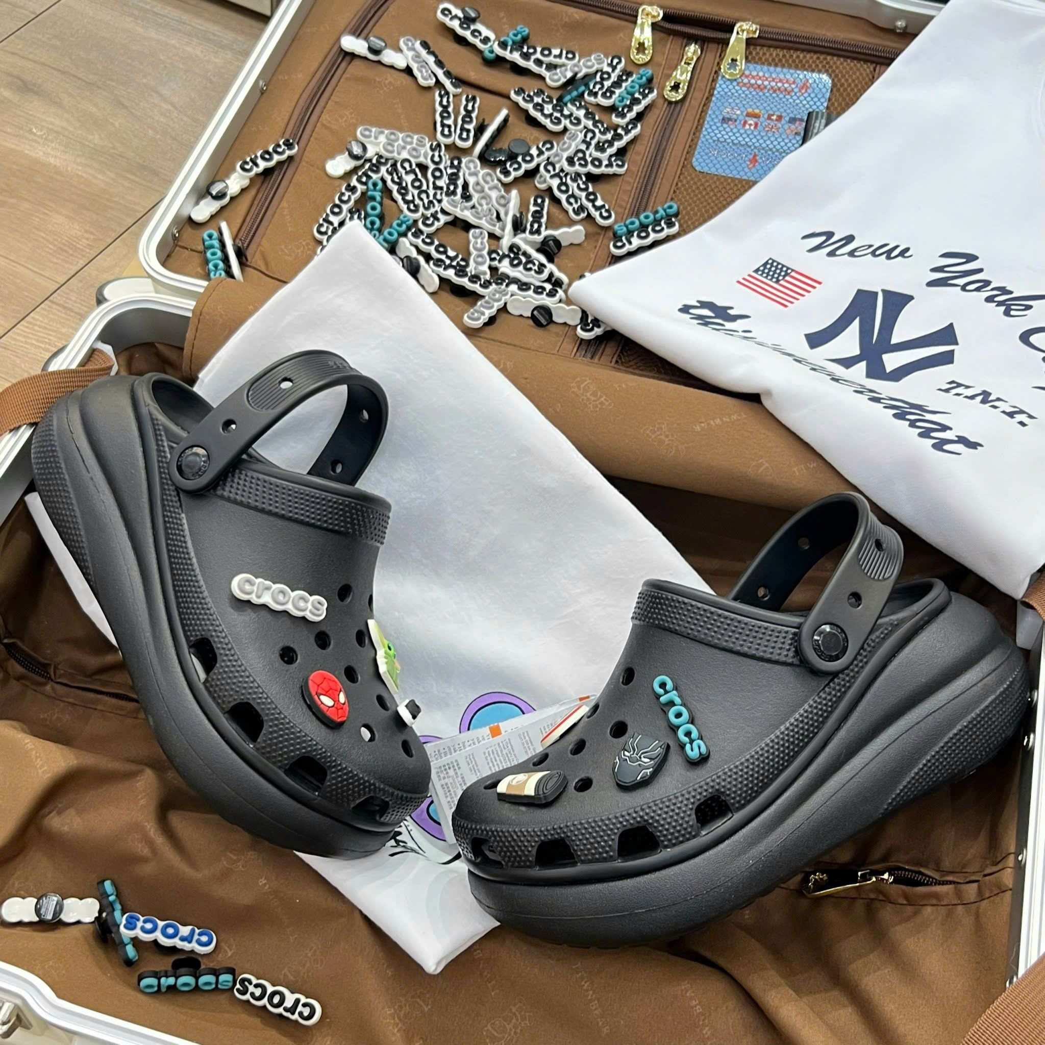 1377 - HÀNG CHÍNH HÃNG - GIÀY CLOG UNISEX CROCS CRUSH CLASSIC *ĐẾ CAO* - BLACK - CODE : 207521-001