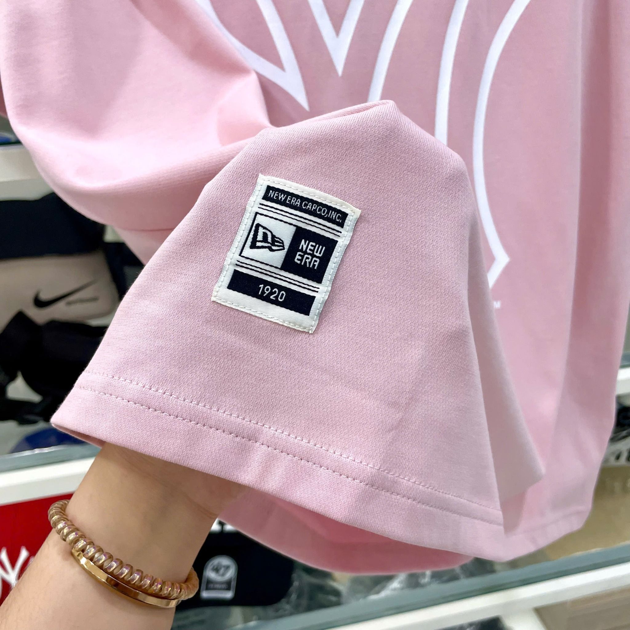 2599 - HÀNG CHÍNH HÃNG - ÁO THUN NEW ERA - SUBWAY SERIES - HỒNG - CODE: 13505023