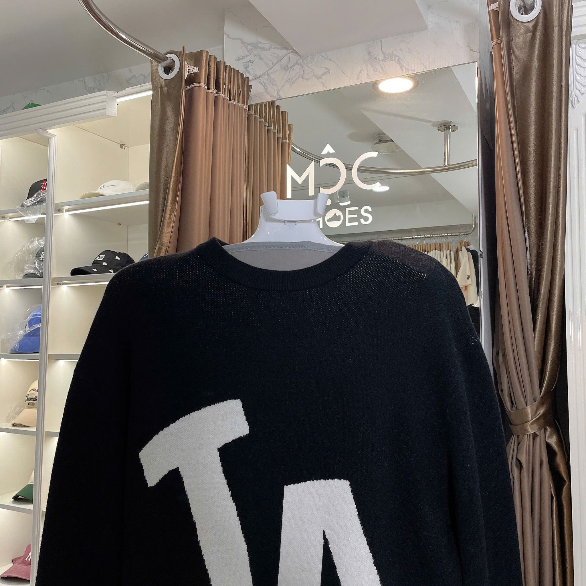 2635 - HÀNG CHÍNH HÃNG - ÁO LEN SWEATER NEW ERA LA BIG LOGO - ĐEN - CODE : 14326431
