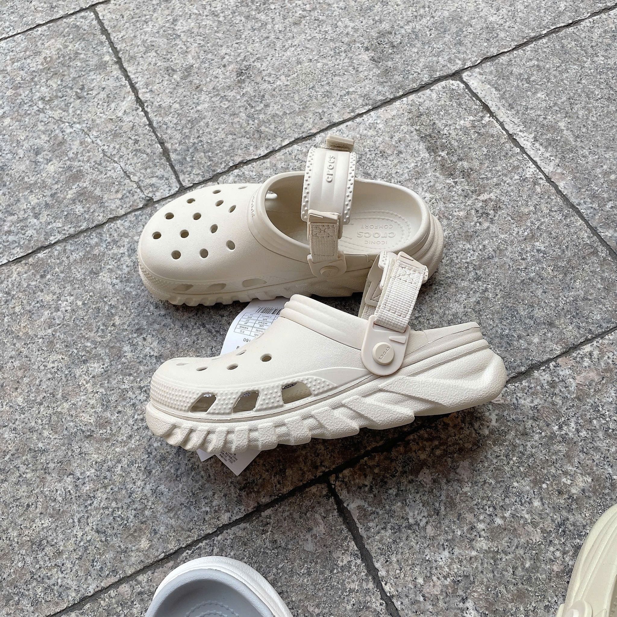 2571 - HÀNG CHÍNH HÃNG - GIÀY CLOG UNISEX CROCS DUET MAX - BEIGE - CODE: 208776160