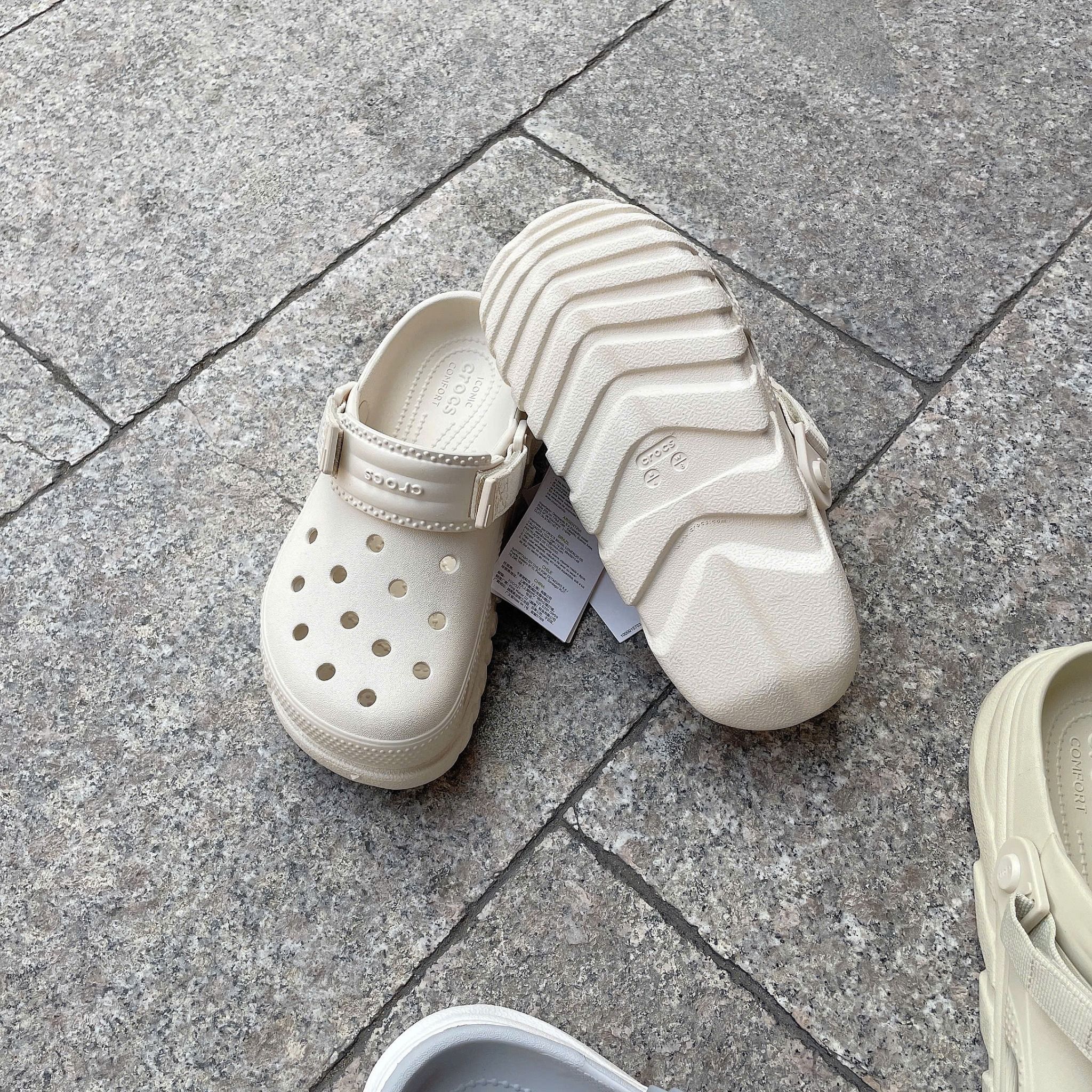 2571 - HÀNG CHÍNH HÃNG - GIÀY CLOG UNISEX CROCS DUET MAX - BEIGE - CODE: 208776160