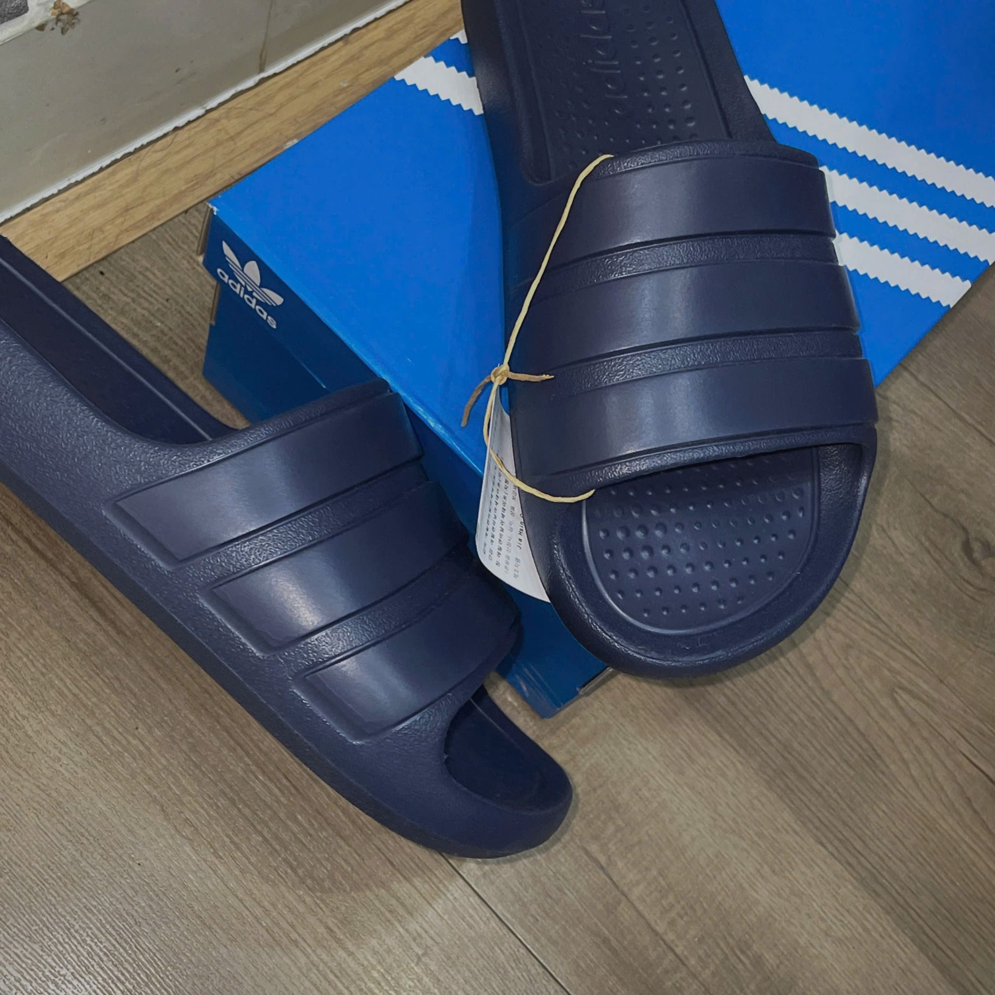 2662 - HÀNG CHÍNH HÃNG - DÉP ADIDAS FLOW - NAVY - Code: IG6860