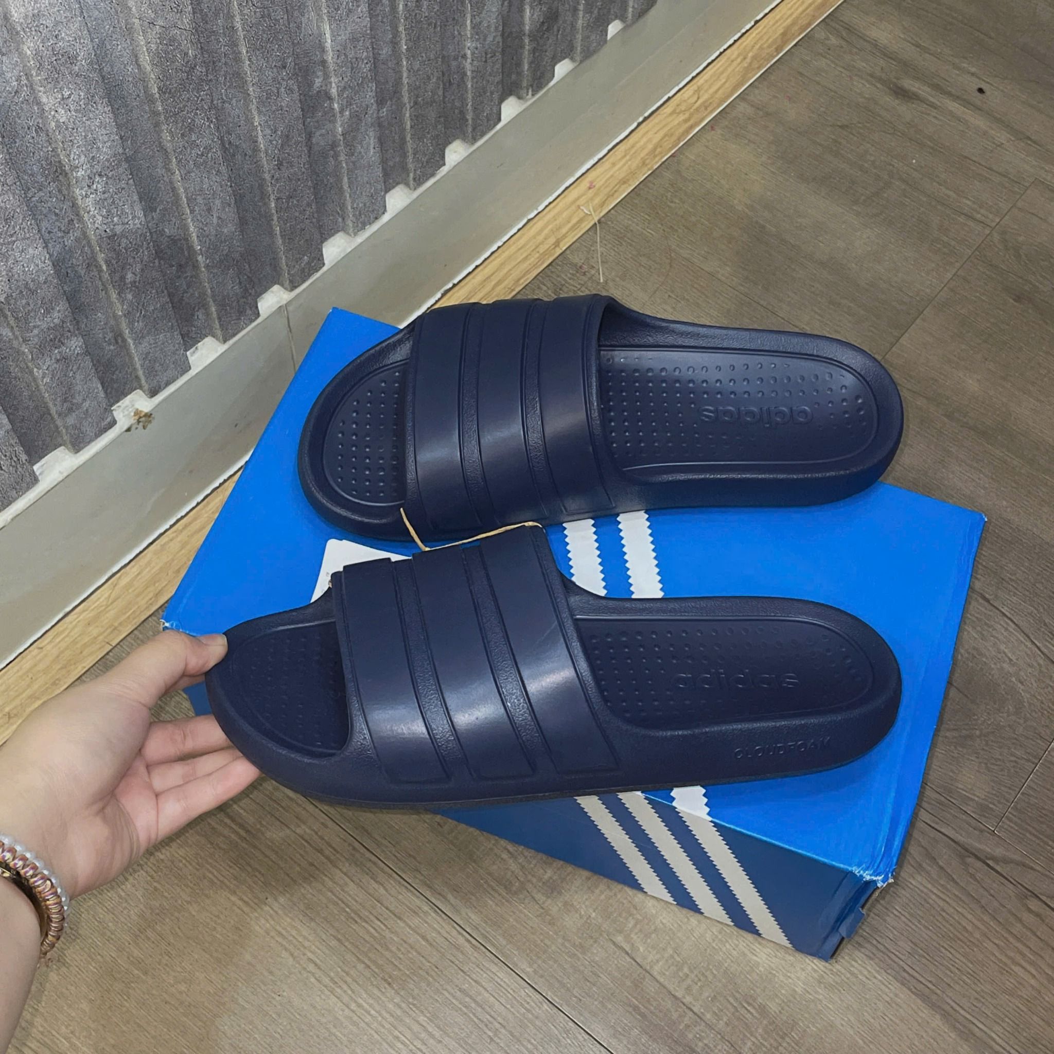 2662 - HÀNG CHÍNH HÃNG - DÉP ADIDAS FLOW - NAVY - Code: IG6860
