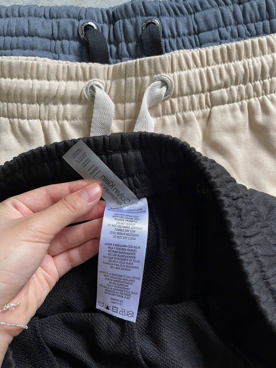 2716 - HÀNG CHÍNH HÃNG - SHORT NỈ CALVIN KLEIN - ĐEN