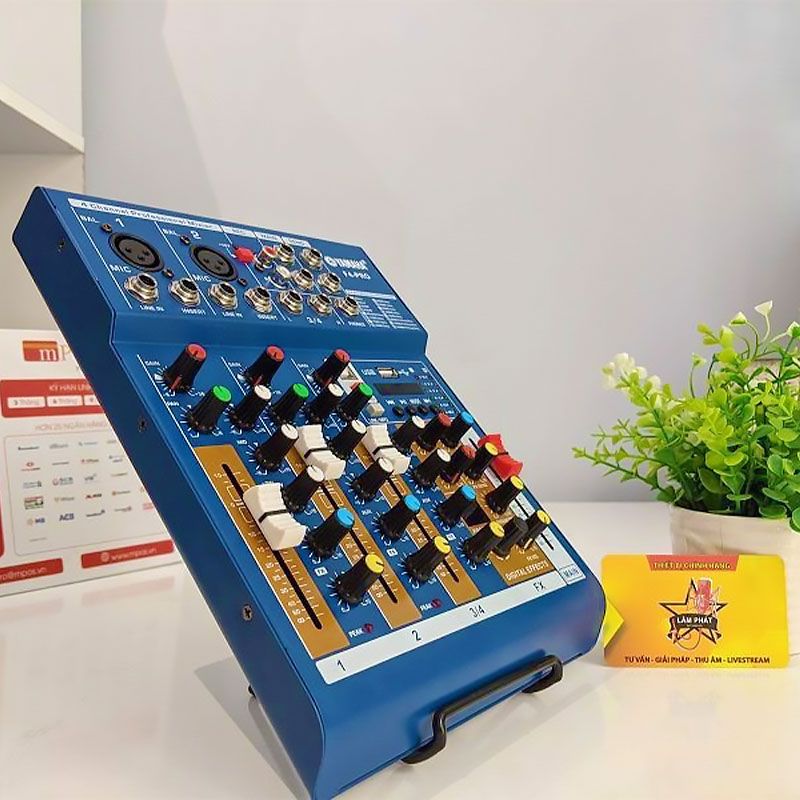 Combo Hát Live Mixer Yamaha F4 Plus Và Micro Takstar PC K200