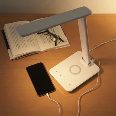 Đèn LED Để Bàn Hỗ Trợ Sạc Không Dây - GST006