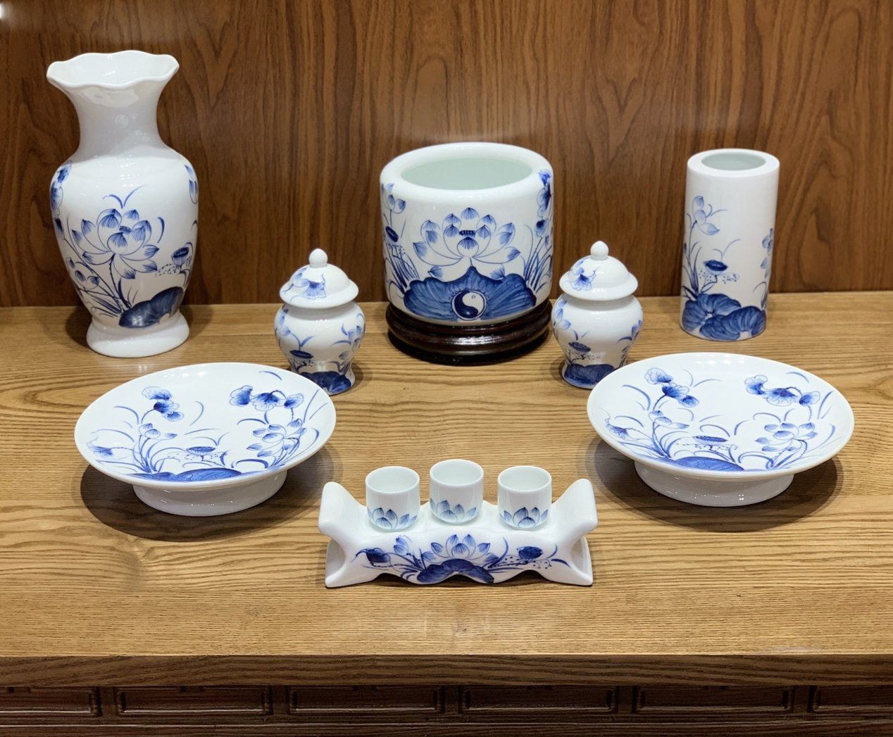 Bộ đồ thờ Bát Tràng Cao cấp Sen Chàm vẽ tay TĐSC003