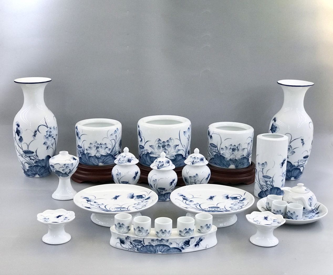 Bộ đồ thờ Bát Tràng cao cấp Sen Chàm vẽ tay TĐSC005