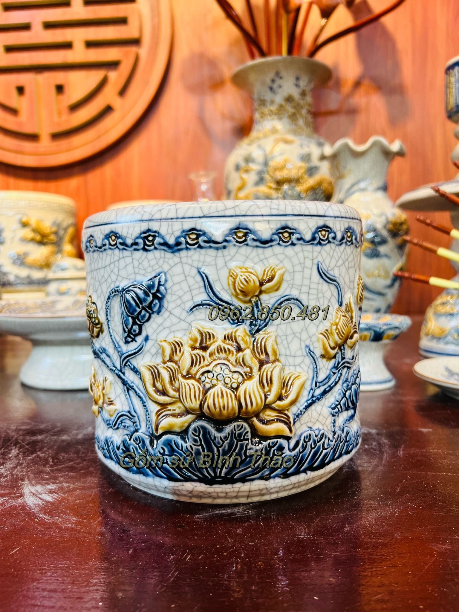 Bát hương Sen Men rạn Đắp nổi PA