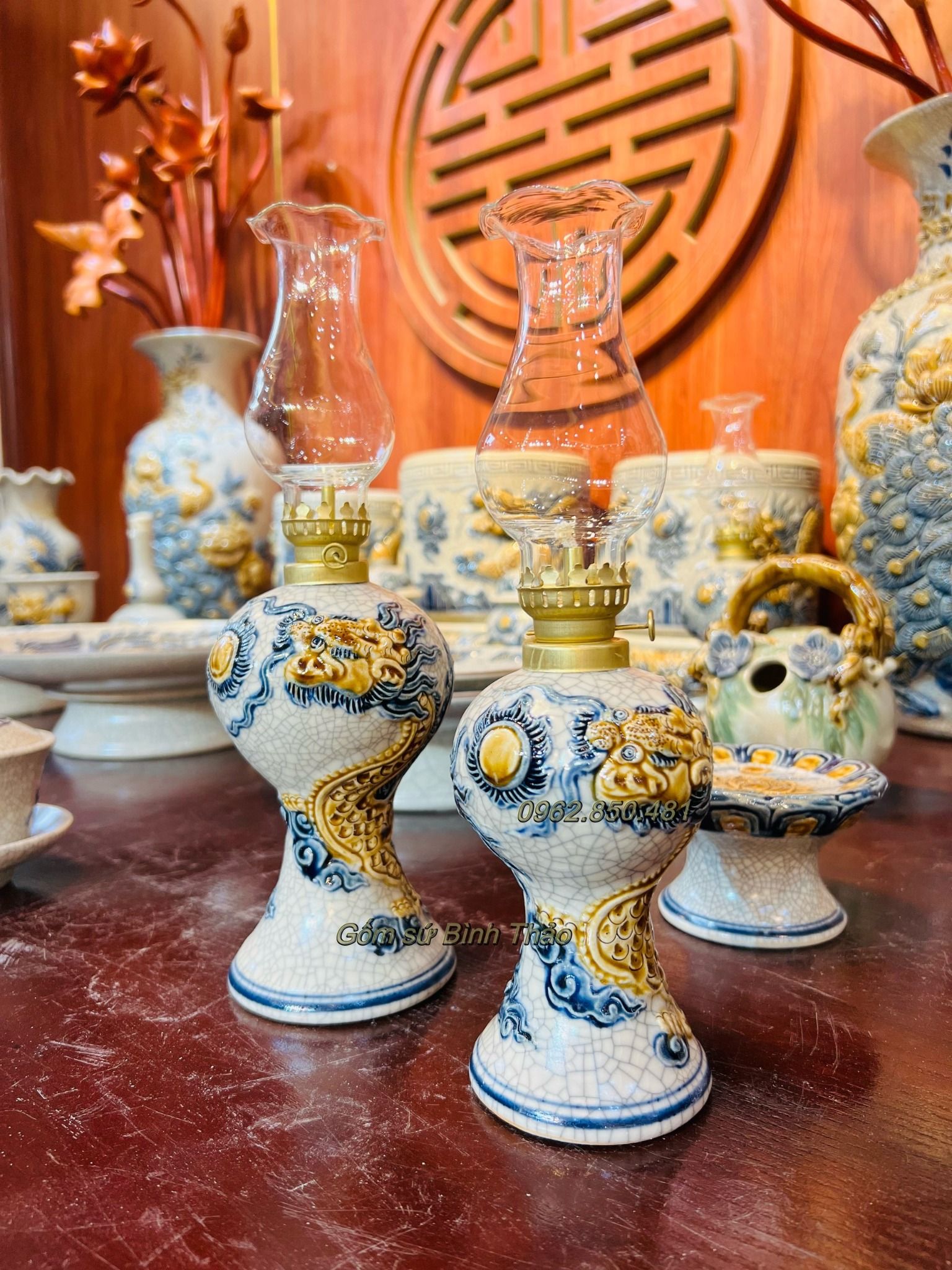 Đèn dầu Tròn Rồng / Sen Men rạn Đắp nổi PA