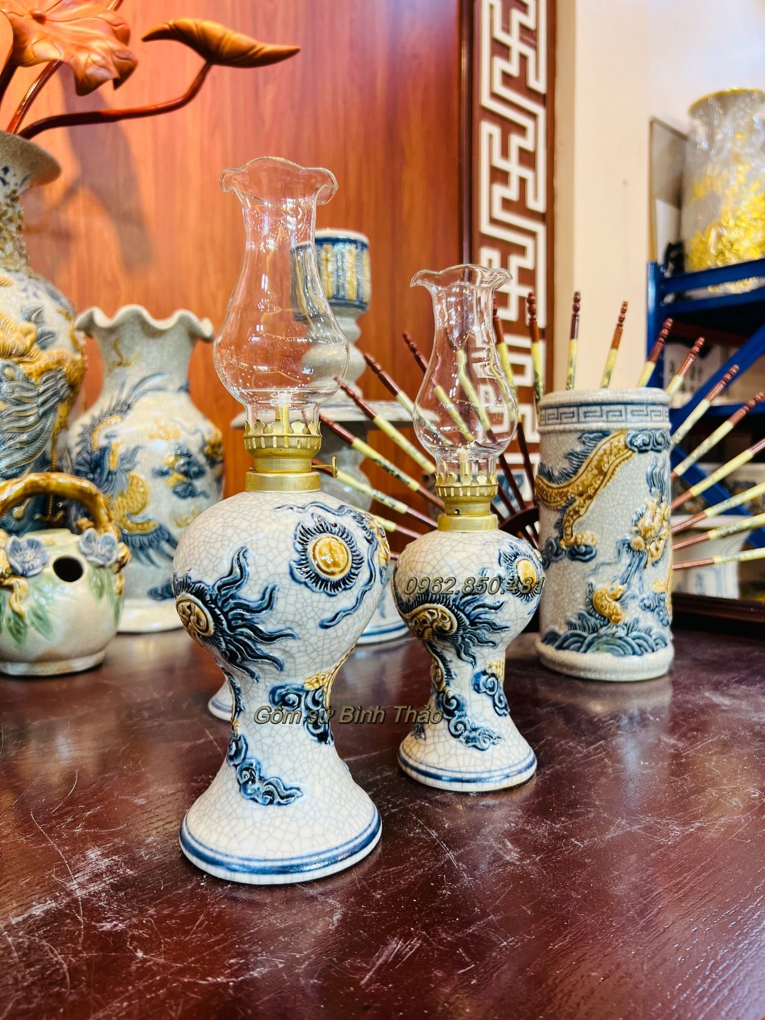 Đèn dầu Tròn Rồng / Sen Men rạn Đắp nổi PA