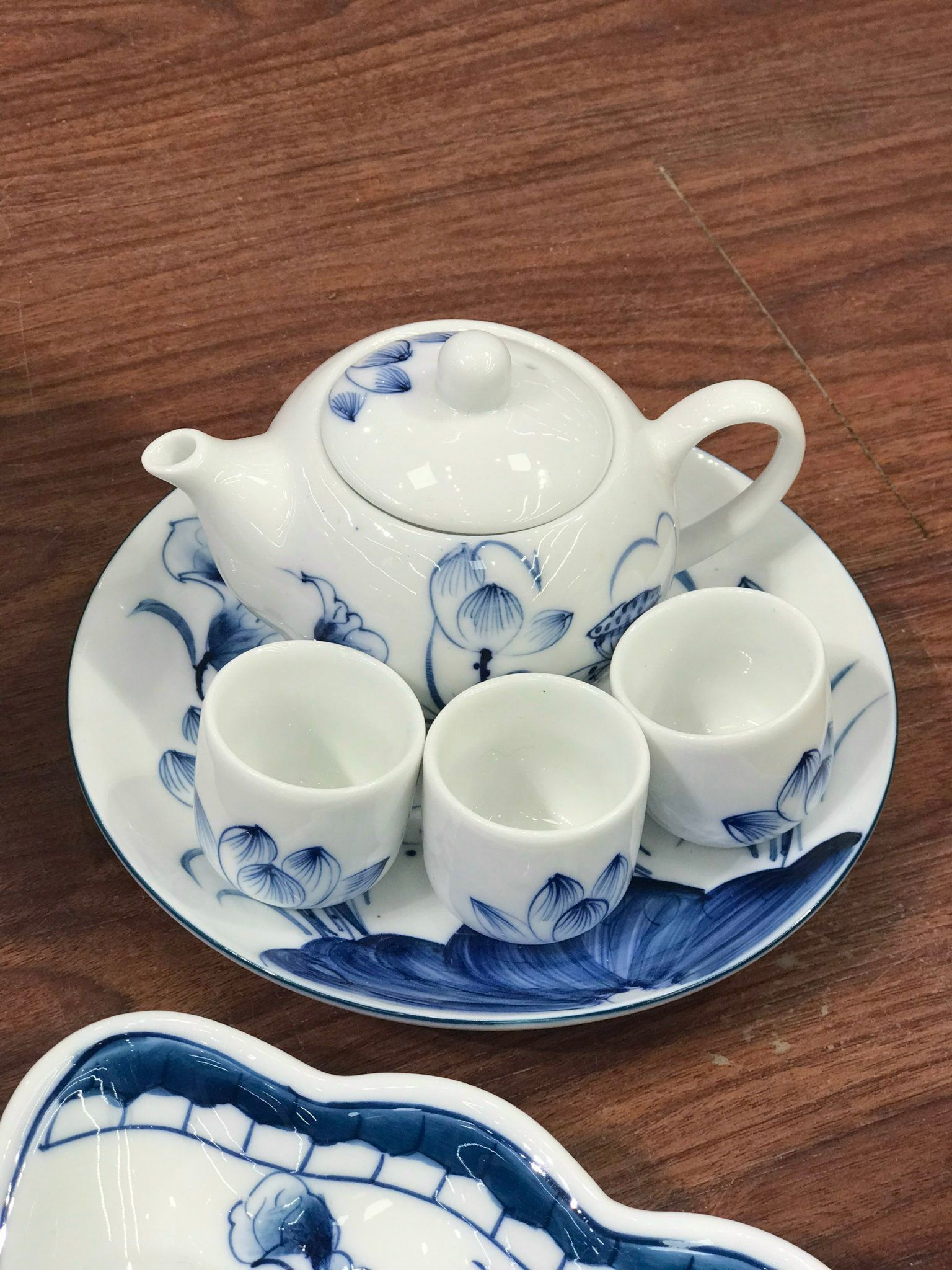 Bộ đồ thờ Bát Tràng cao cấp Sen Chàm vẽ tay TĐSC001
