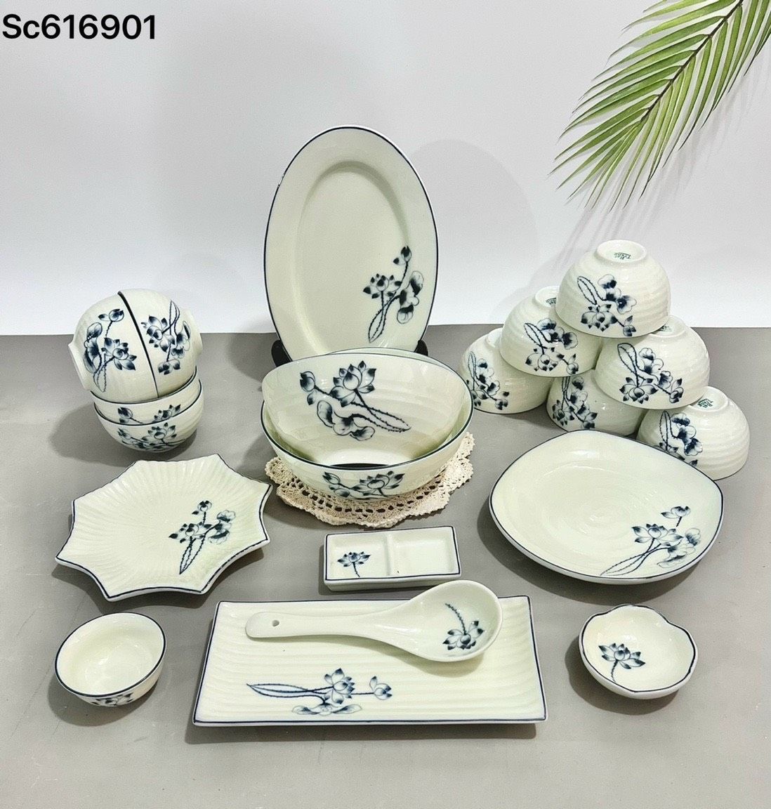 Bộ đồ ăn Vẽ tay hàng Bát Tràng họa tiết Sen Chàm DH