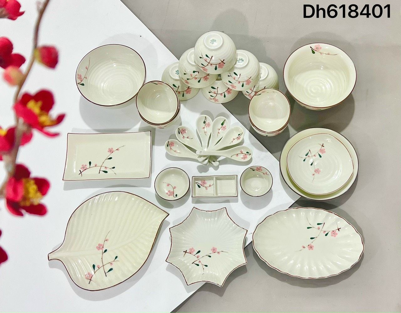 Bộ đồ ăn Vẽ tay hàng Bát Tràng họa tiết Đào phai DH
