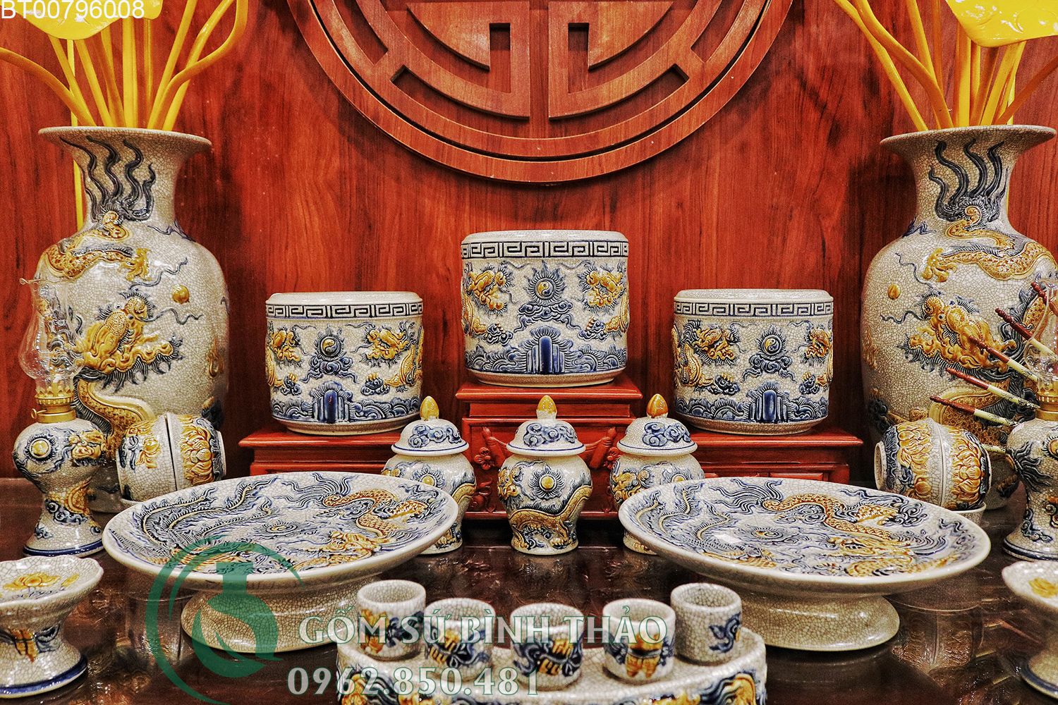 Bộ đồ thờ gia tiên men rạn đắp nổi gốm sứ nghệ nhân Bát Tràng đủ kích cỡ BT008