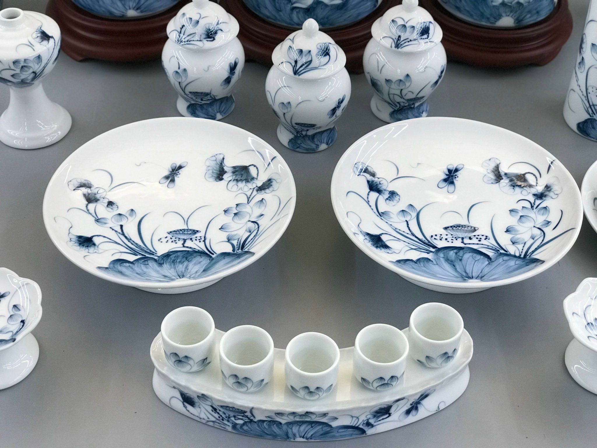 Bộ đồ thờ Bát Tràng cao cấp Sen Chàm vẽ tay TĐSC005