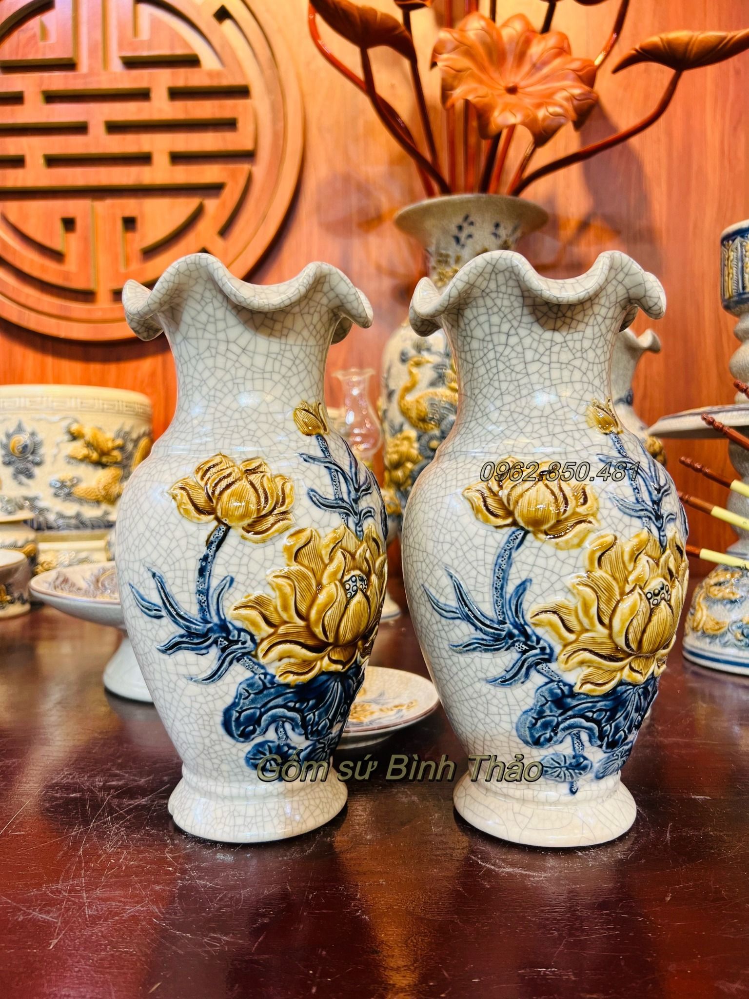 Lọ lượn Sen Men rạn đắp nổi PA