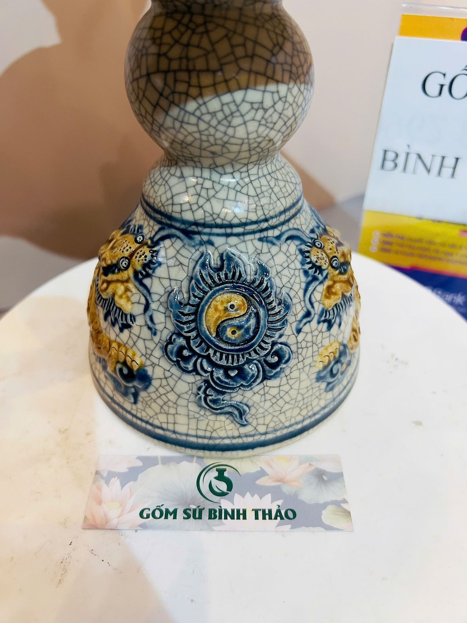 Chân nến Ngũ sự Men rạn Đắp nổi PA