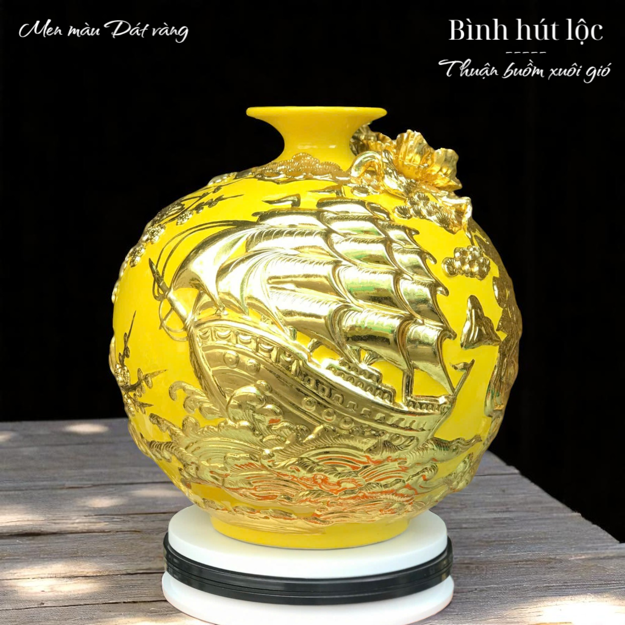 Bình hút lộc men rạn cổ Bát Tràng dát vàng - Thuận buồm xuôi gió