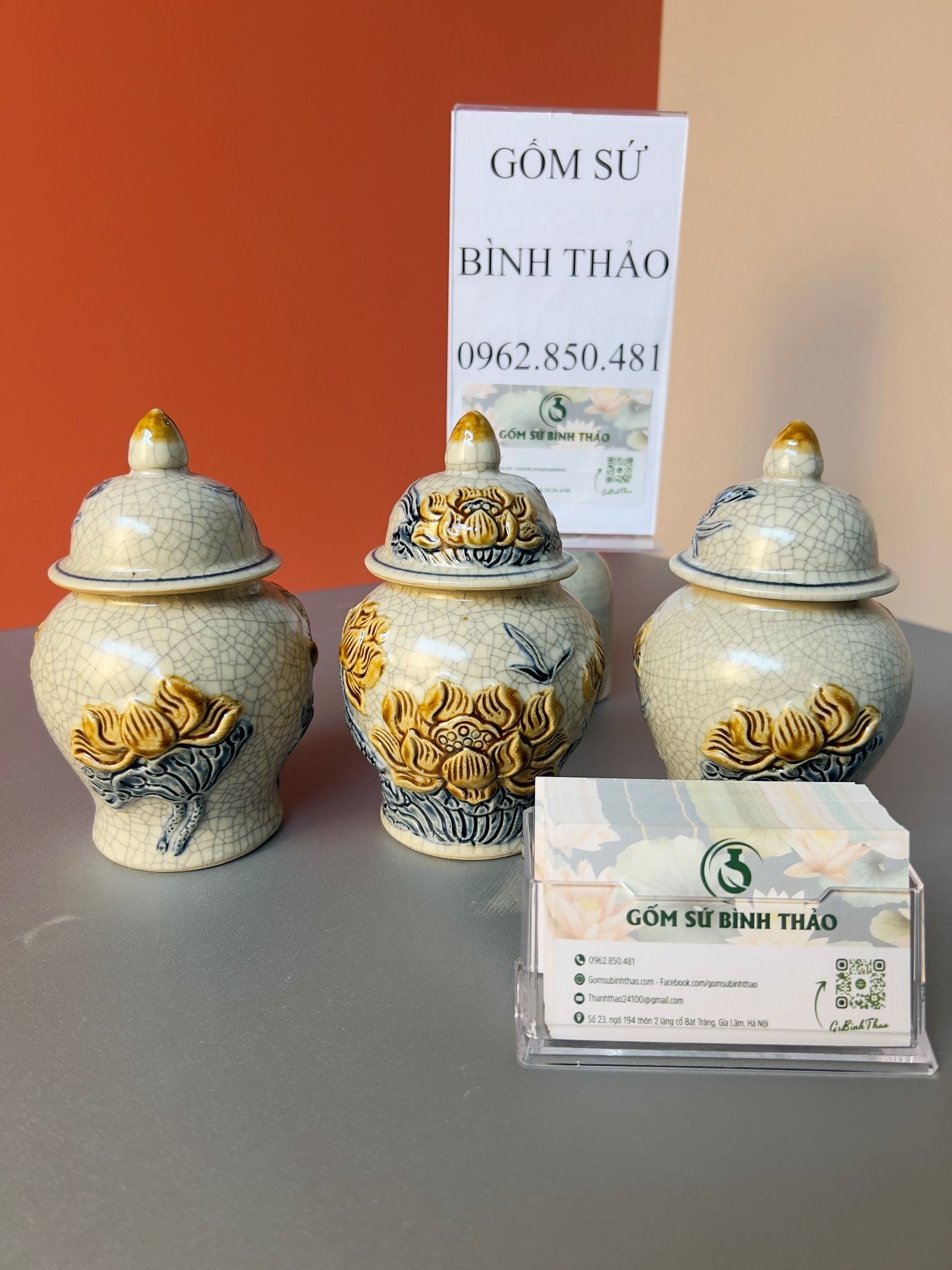 Bộ đồ thờ 3 bát hương Cơ bản Gốm sứ Men rạn Đắp nổi Bát Tràng BT19
