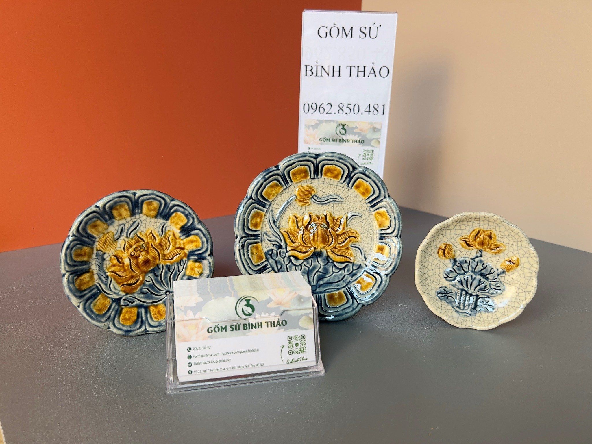 Bộ đồ thờ 3 Bát hương Gốm sứ Bát Tràng Men rạn Đắp nổi - Hàng chuẩn Nghệ nhân MRBT05