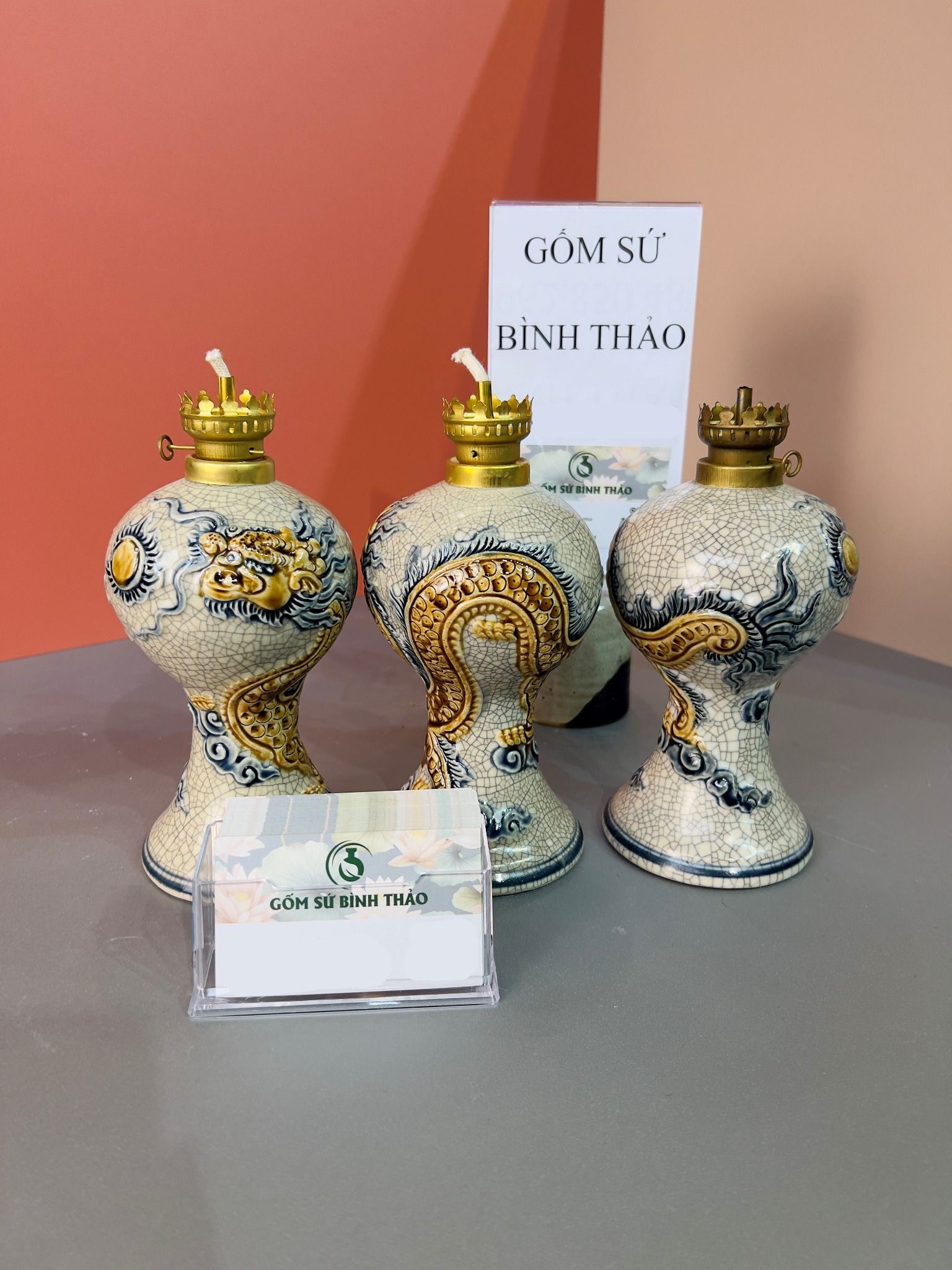 Đèn dầu Tròn Rồng / Sen Men rạn Đắp nổi PA