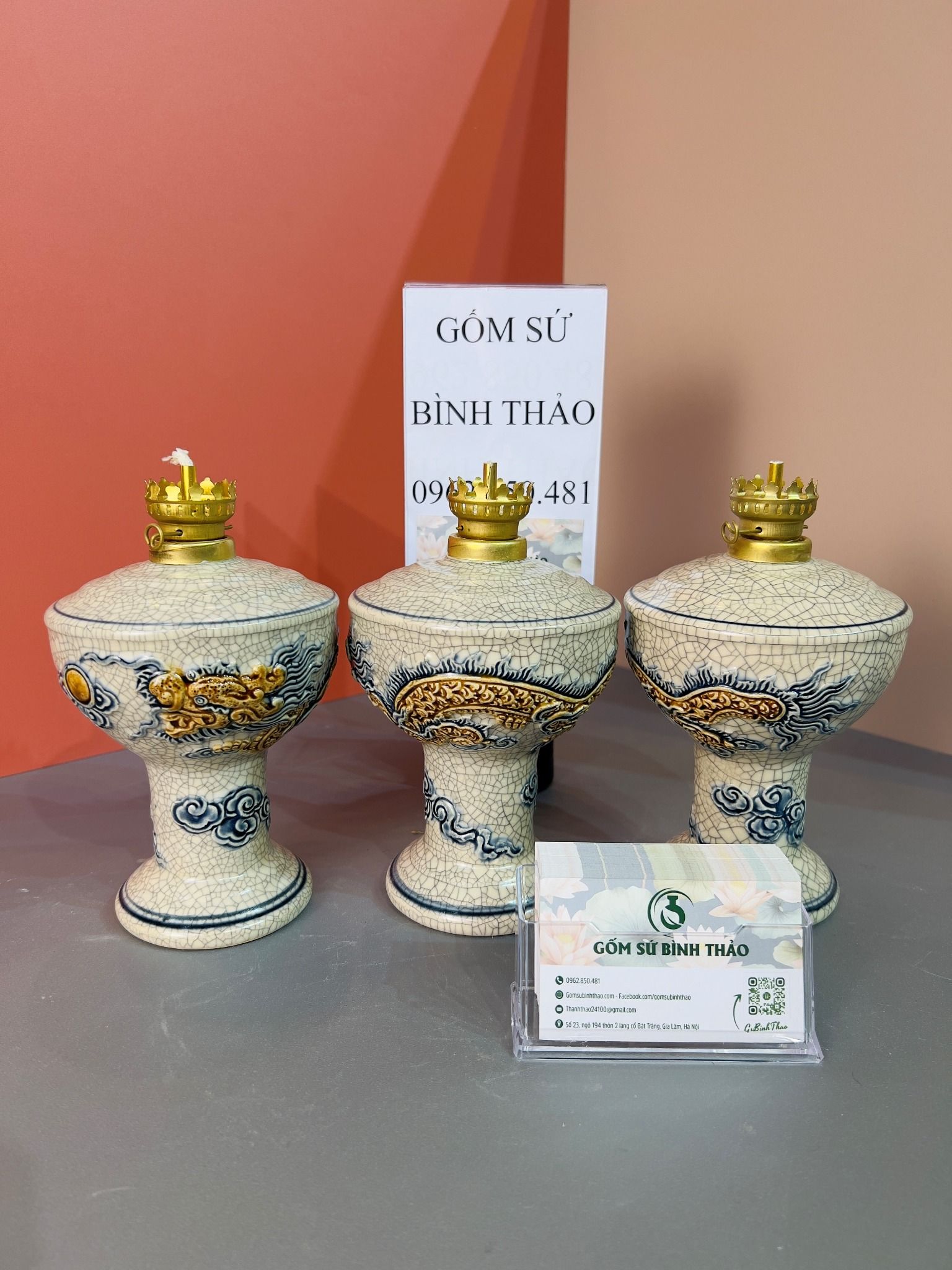 Trọn bộ bàn thờ ông địa Men rạn Đắp nổi - Gốm nghệ nhân Bát Tràng PATT13