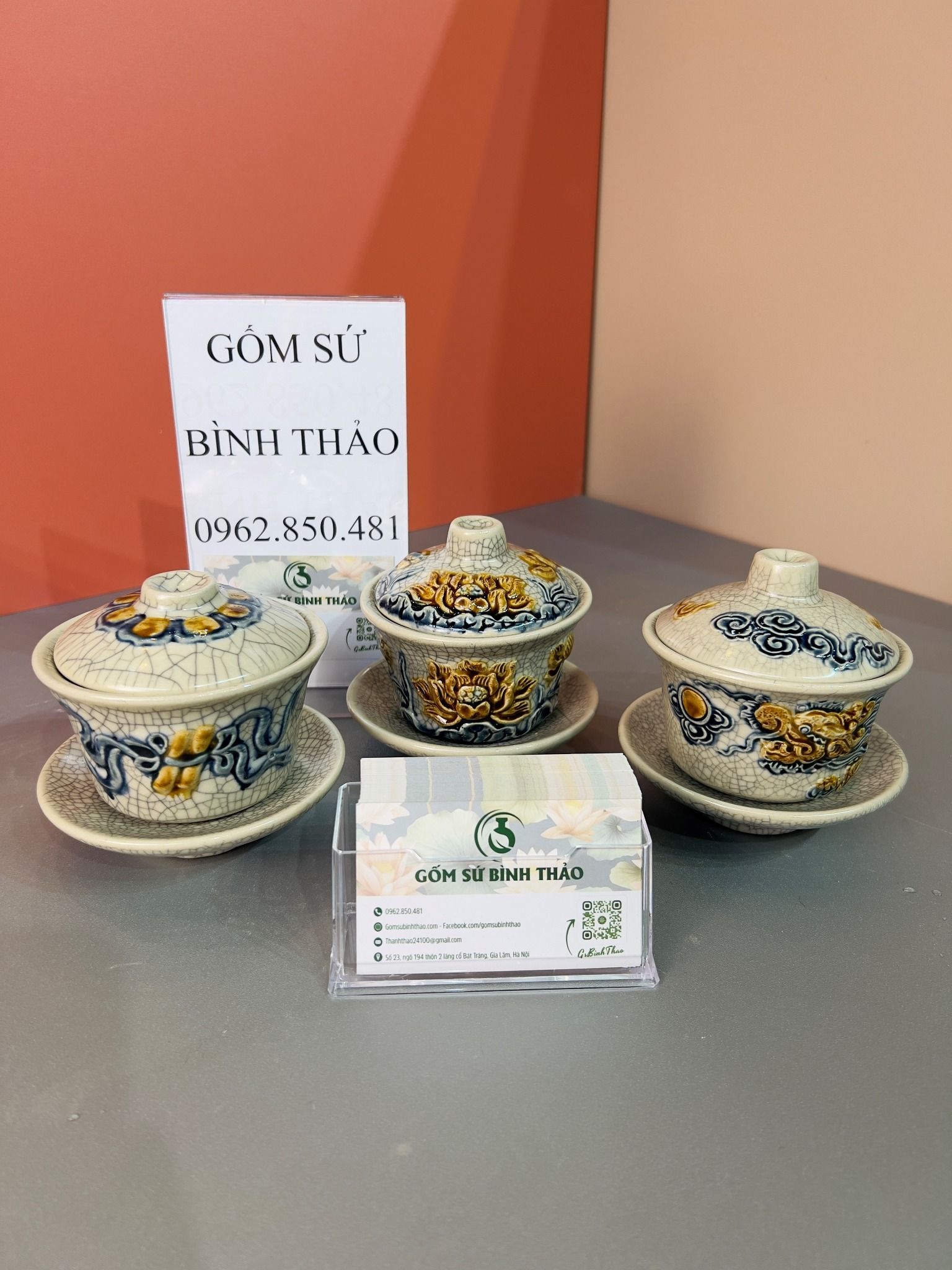 Bộ Bát hương thờ Gia tiên Gốm sứ Bát Tràng Men rạn Đắp nổi - Hàng chuẩn Nghệ nhân MRBT06