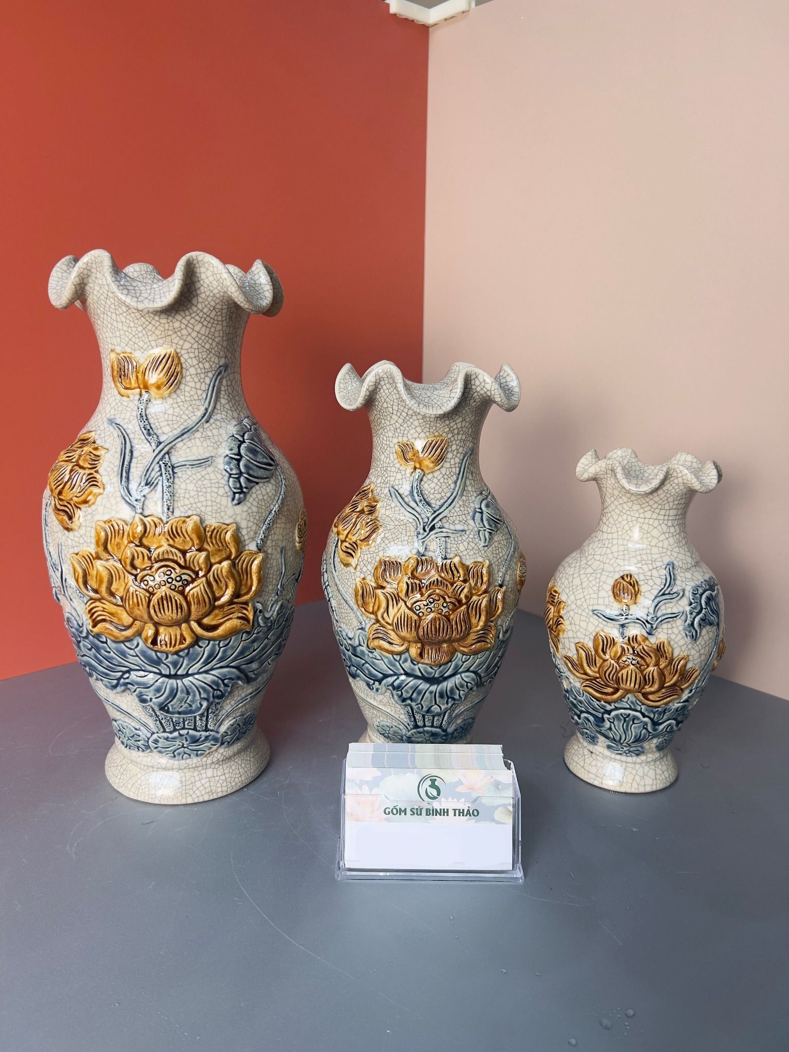 Lọ lượn Sen Men rạn đắp nổi PA