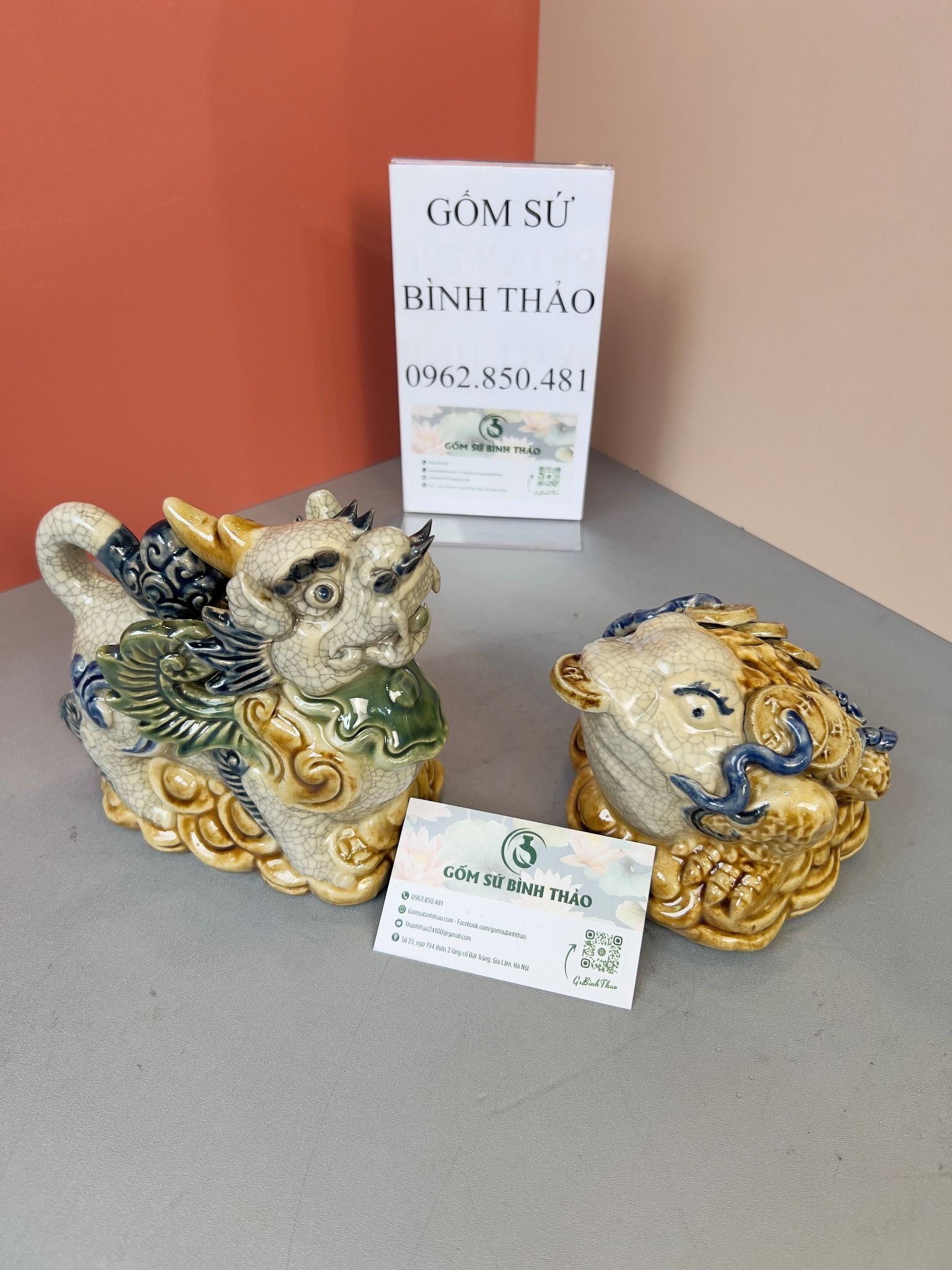 Trọn bộ bàn thờ ông địa Men rạn Đắp nổi - Gốm nghệ nhân Bát Tràng PATT13