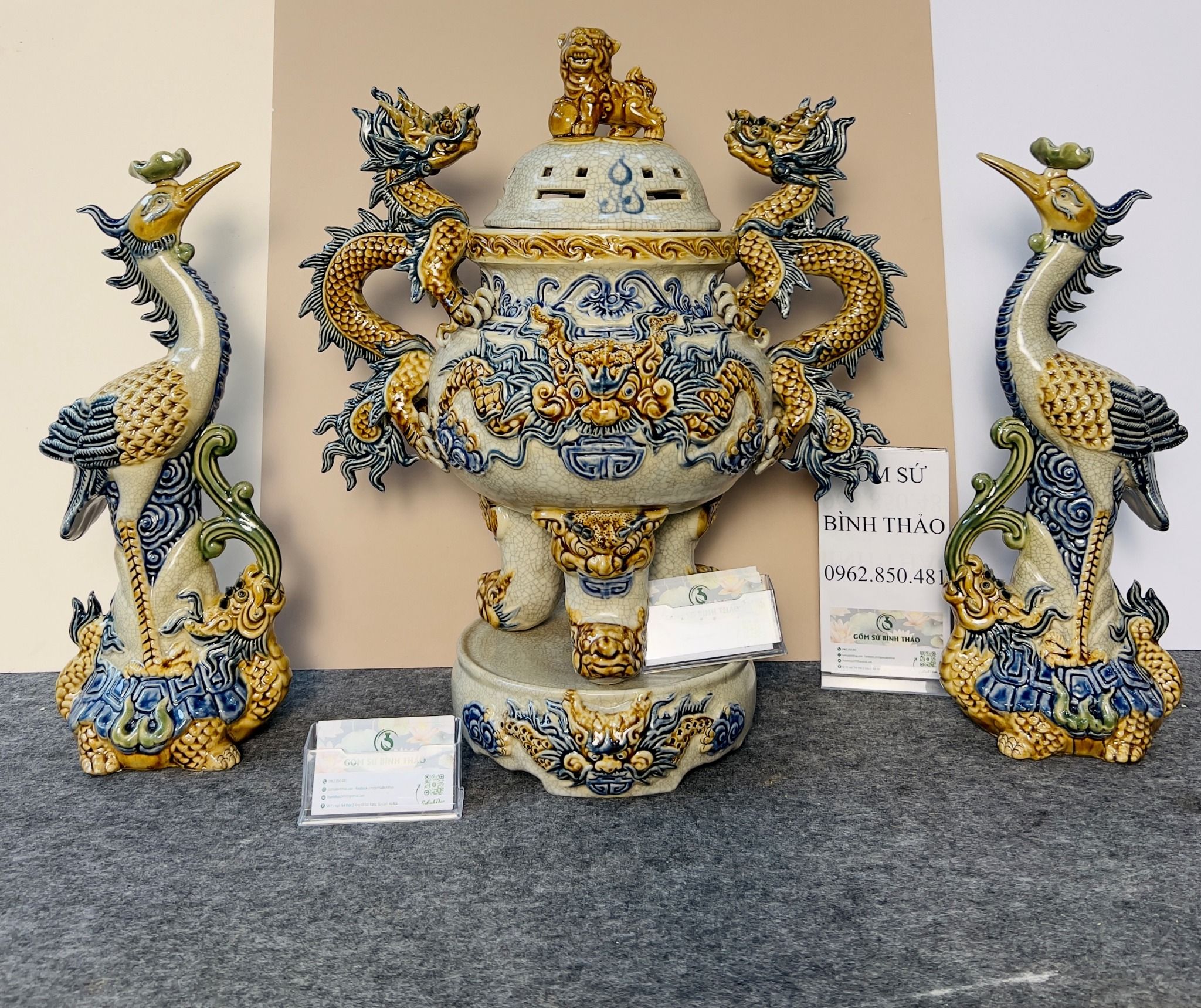 Bộ Bát hương đầy đủ Gốm sứ Bát Tràng Men rạn Đắp nổi - Hàng chuẩn Nghệ nhân MRBT03