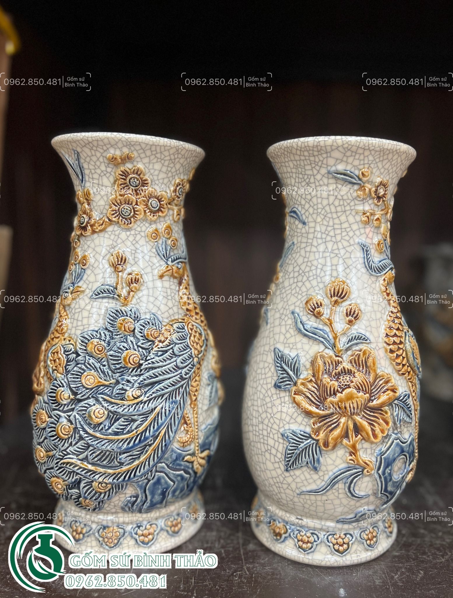 Lọ huệ Công đào Men rạn Đắp nổi