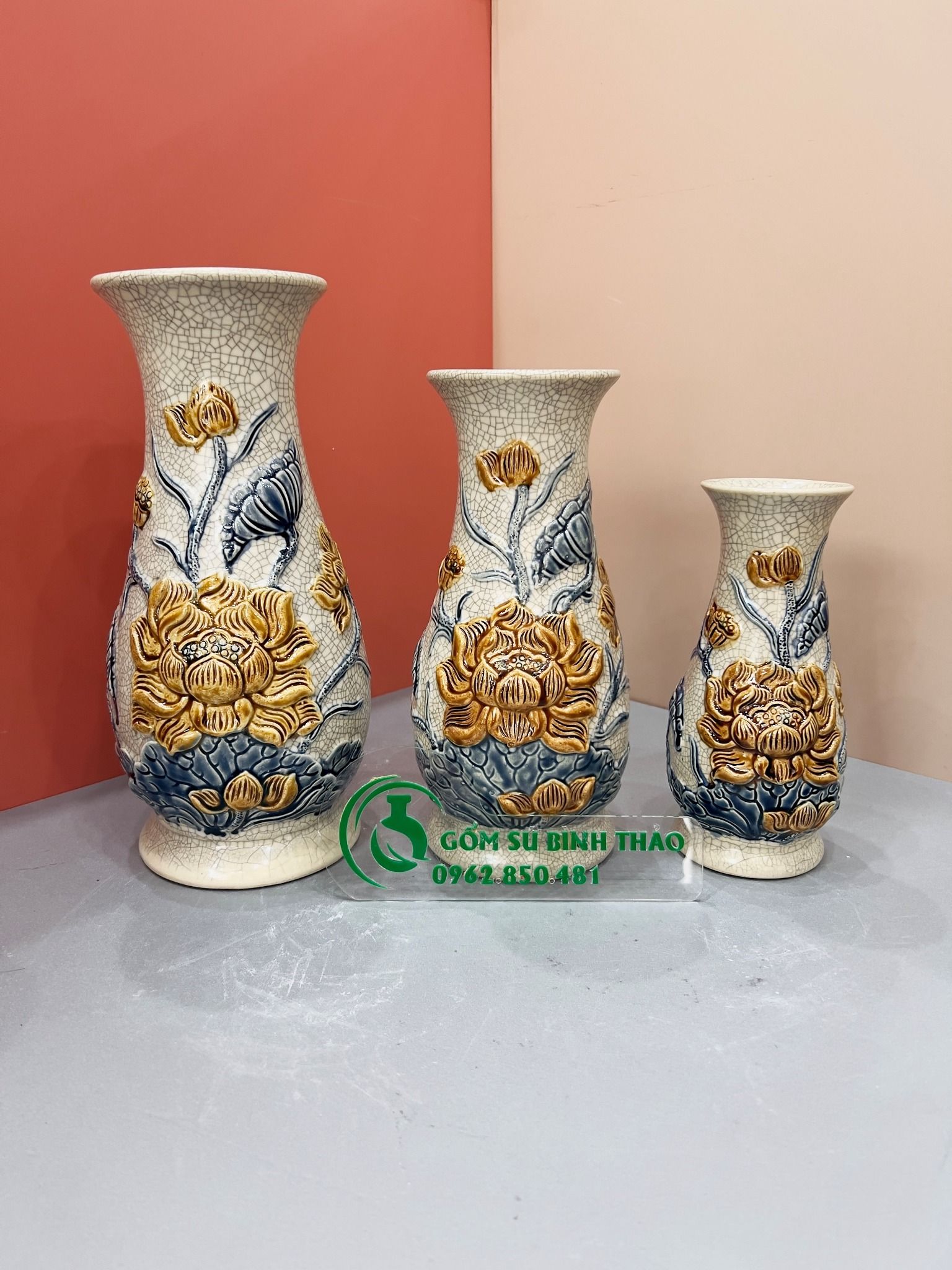 Lọ huệ Sen Men rạn Đắp nổi