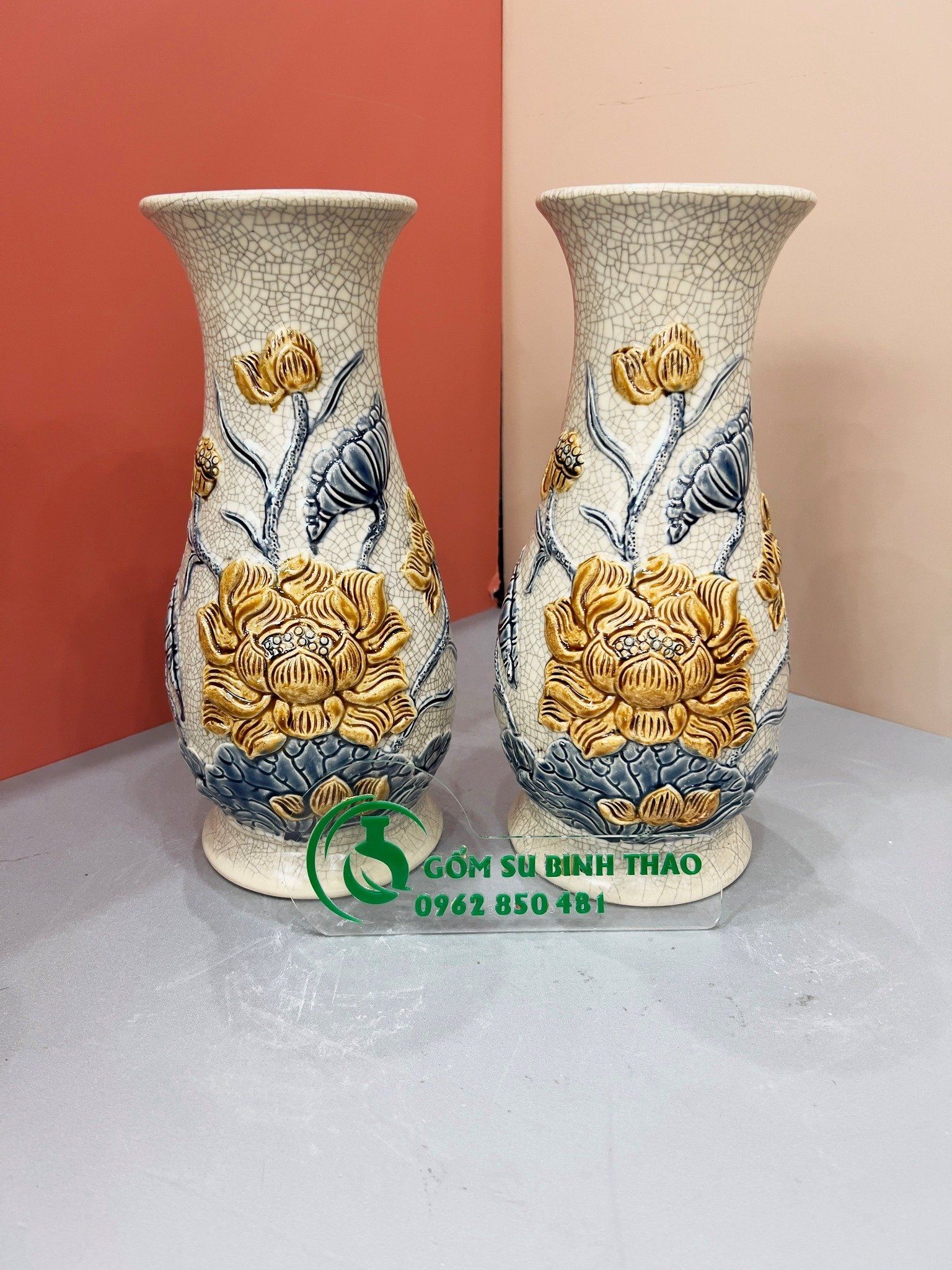 Lọ huệ Sen Men rạn Đắp nổi