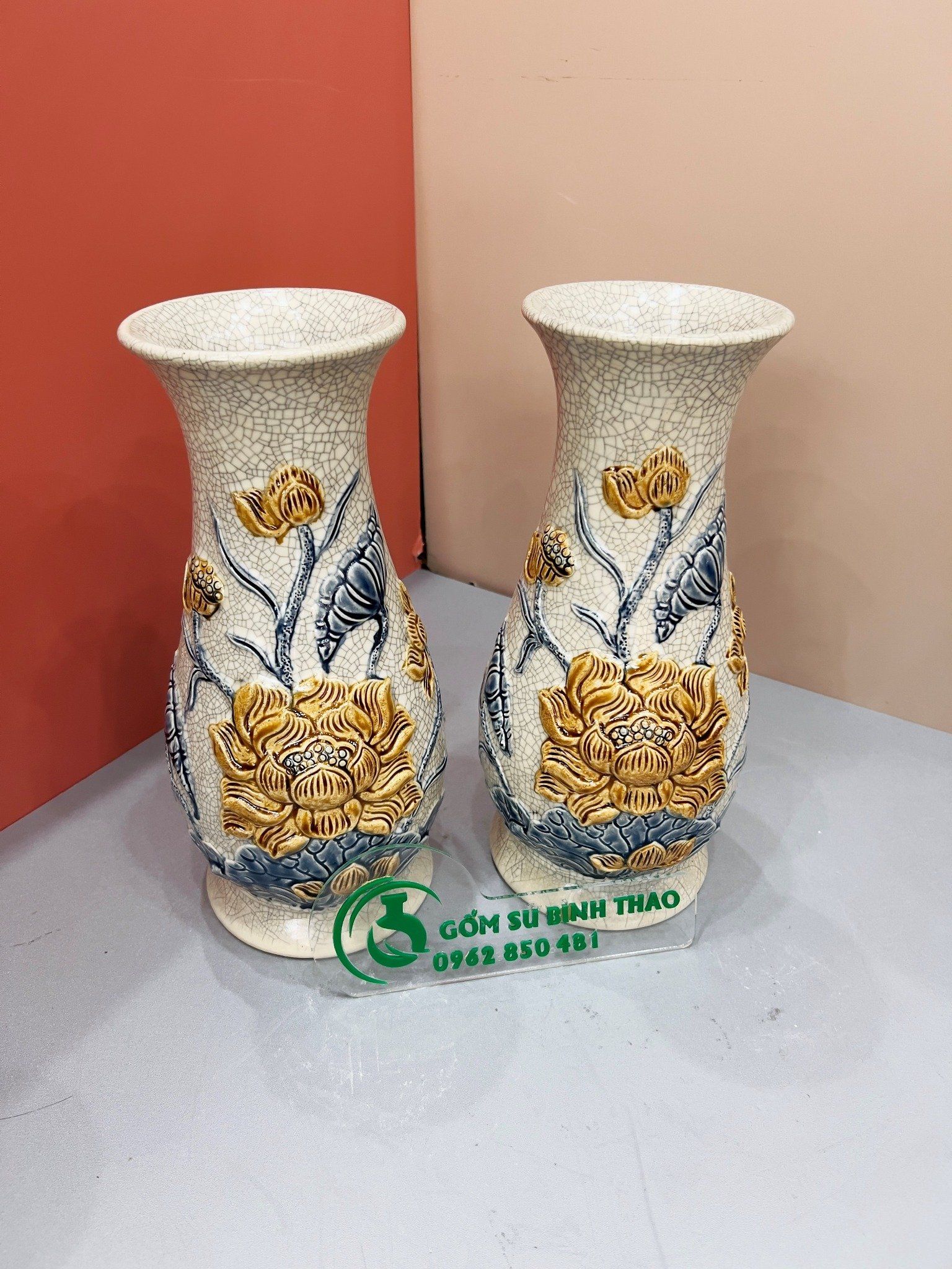 Lọ huệ Sen Men rạn Đắp nổi