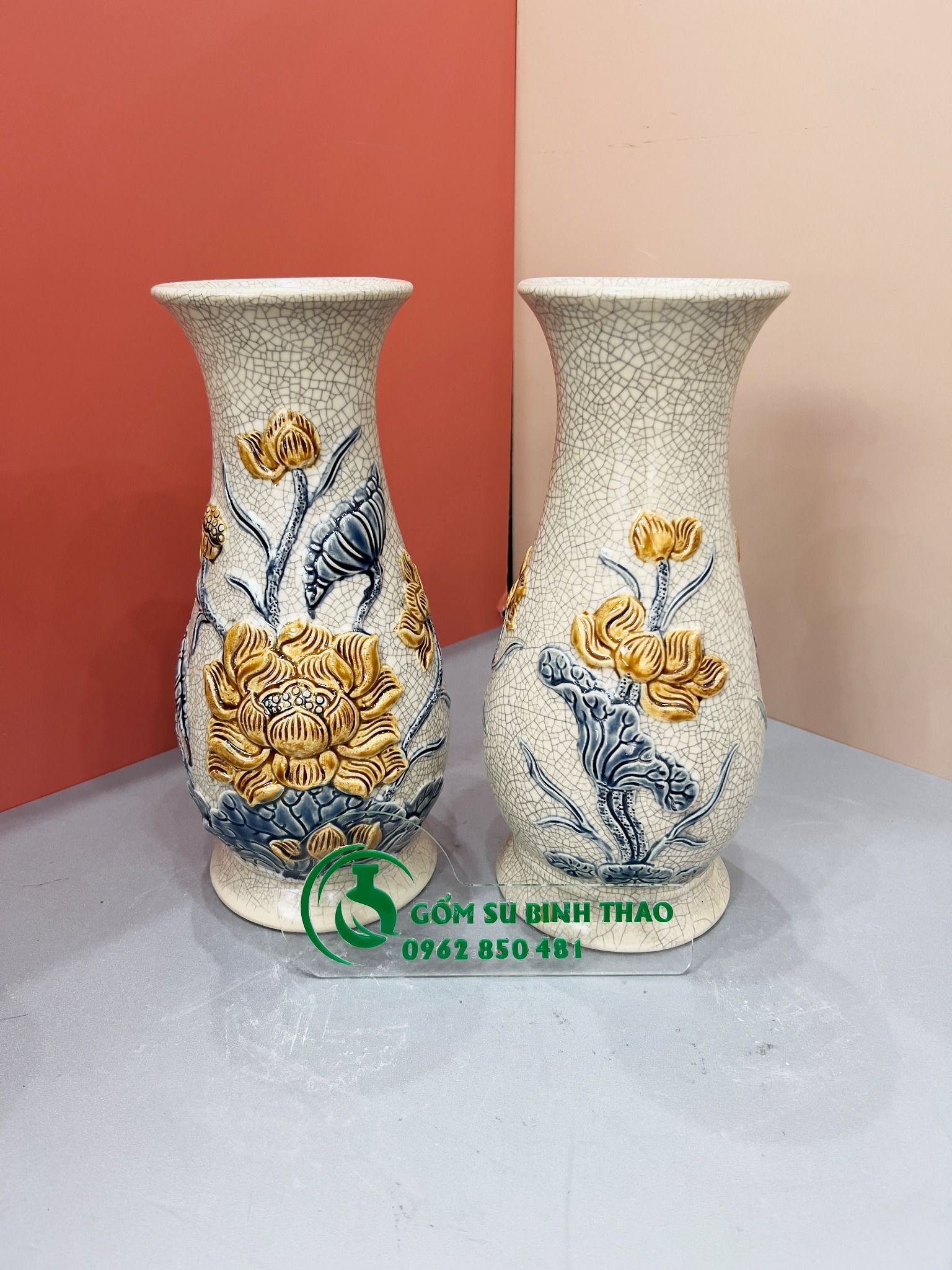 Lọ huệ Sen Men rạn Đắp nổi
