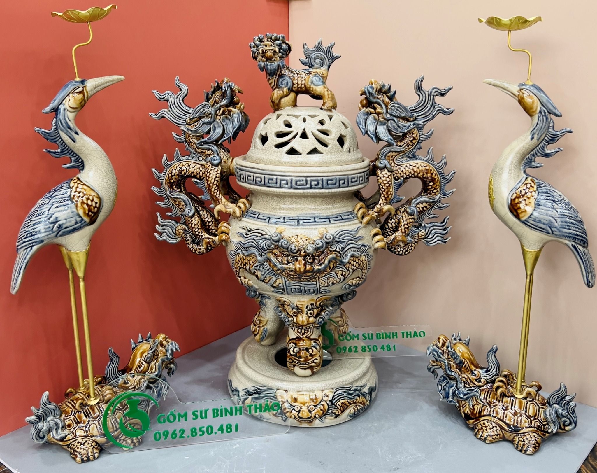 Bộ thờ Đầy đủ Đỉnh hạc Gốm sứ Bát Tràng Men rạn Đắp nổi - Hàng chuẩn Nghệ nhân MRBT04