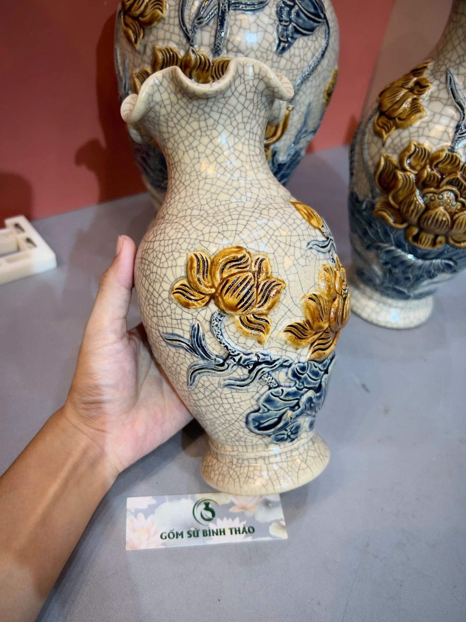 Lọ lượn Sen Men rạn đắp nổi PA