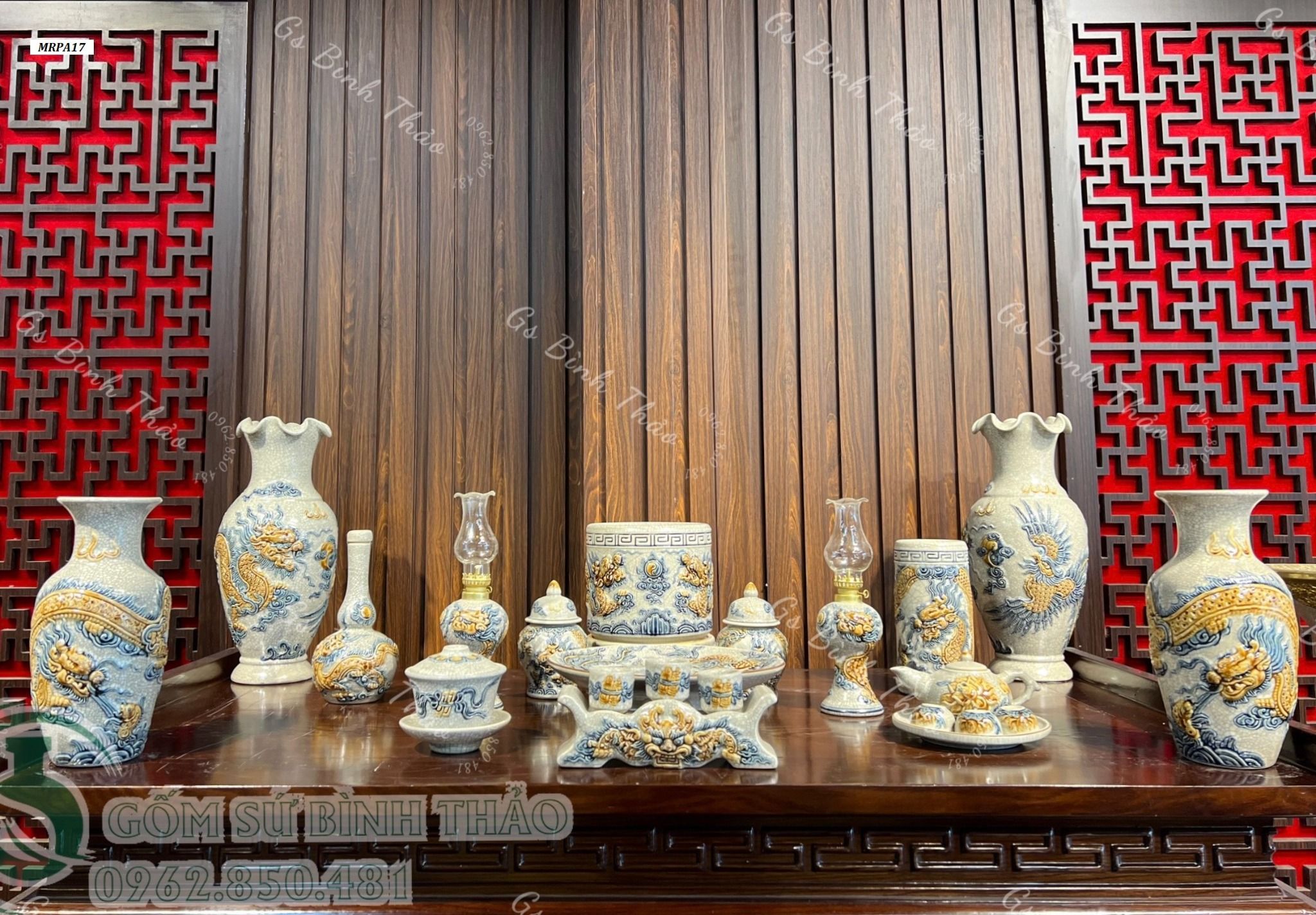 Bộ đồ thờ Gia tiên 1 Bát Hương Men Rạn đắp nổi Bát Tràng hàng Nghệ nhân MRPA17