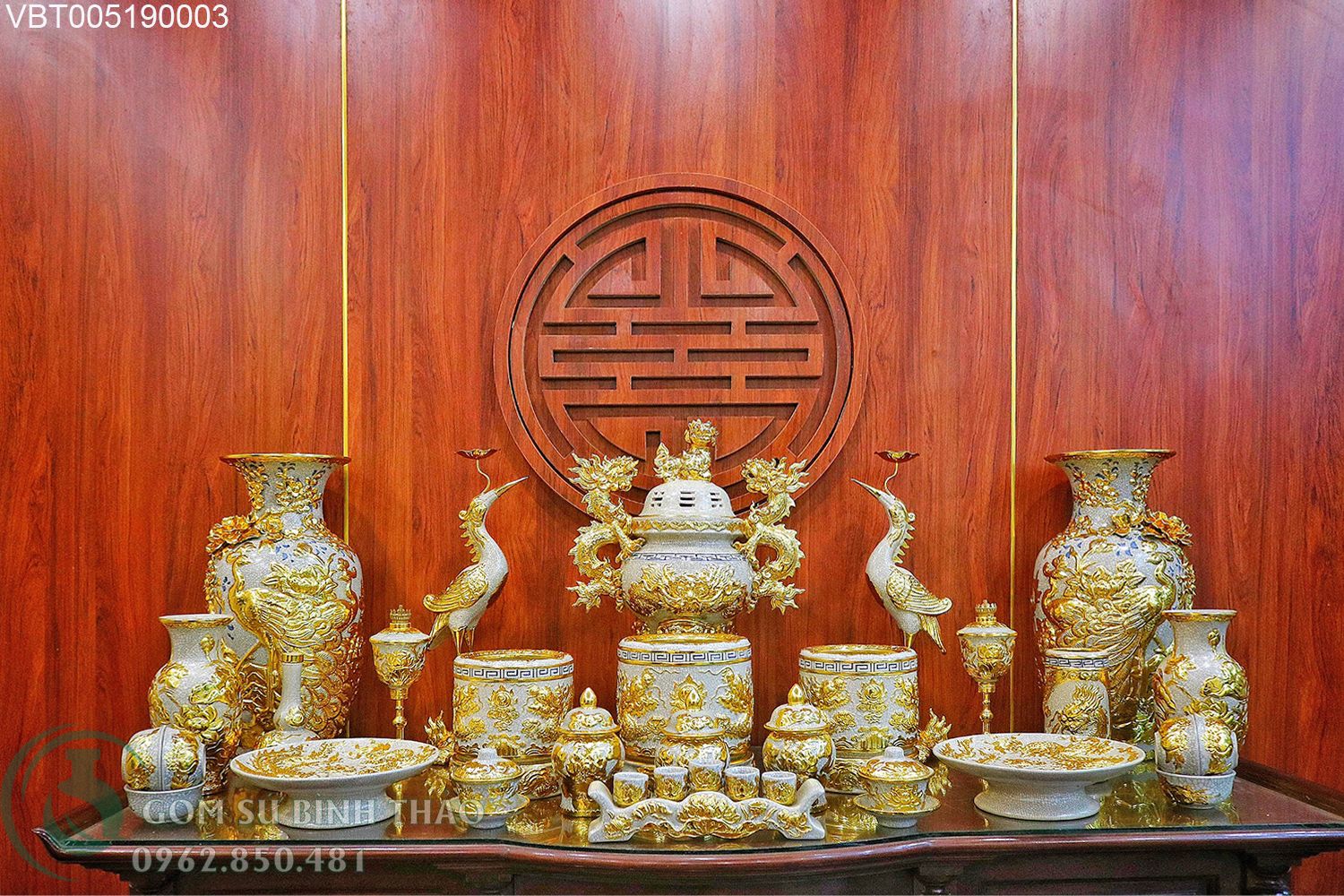 Bộ đồ thờ cúng Bát Tràng gia tiên men rạn dát vàng đắp nổi ban thờ 1m97 2m17
