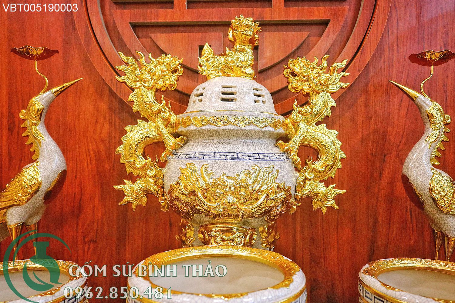 Bộ đồ thờ cúng Bát Tràng gia tiên men rạn dát vàng đắp nổi ban thờ 1m97 2m17