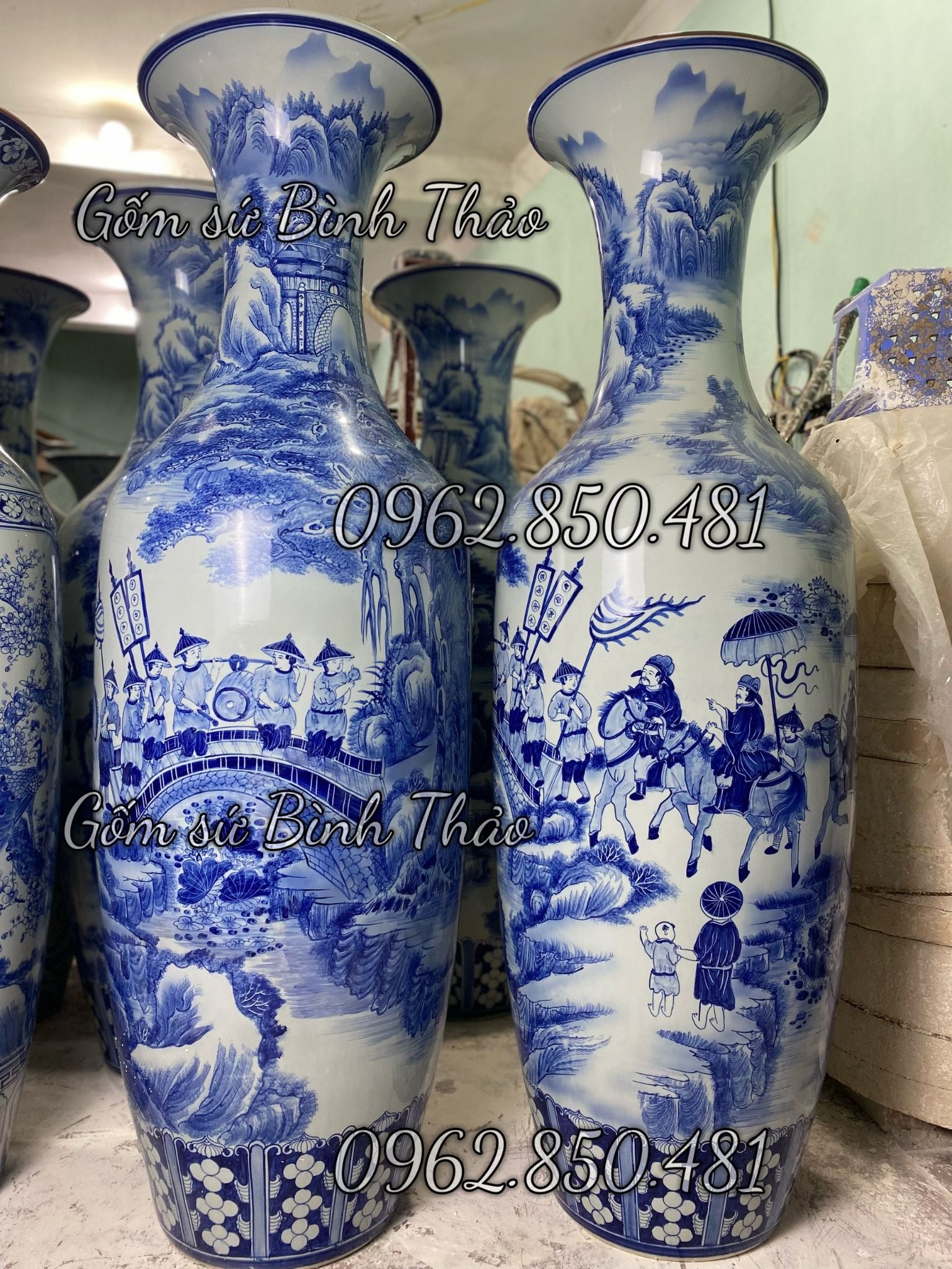 Lọ Lục Bình Vinh Quy Bái Tổ men Lam Bát Tràng vẽ kỹ HL